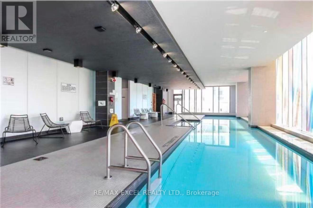 1915 - 75 Queens Wharf Road, Toronto, Ontario  M5V 0J8 - Photo 10 - C13694402