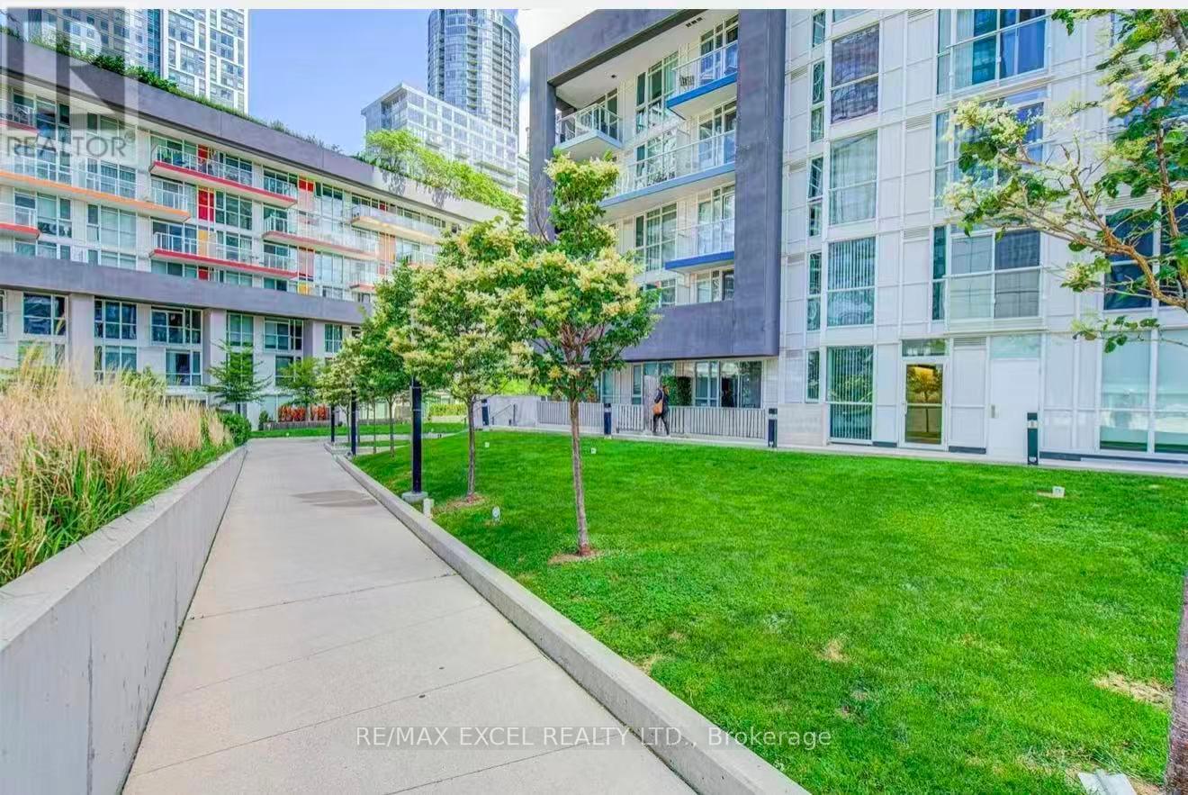 1915 - 75 Queens Wharf Road, Toronto, Ontario  M5V 0J8 - Photo 9 - C13694402