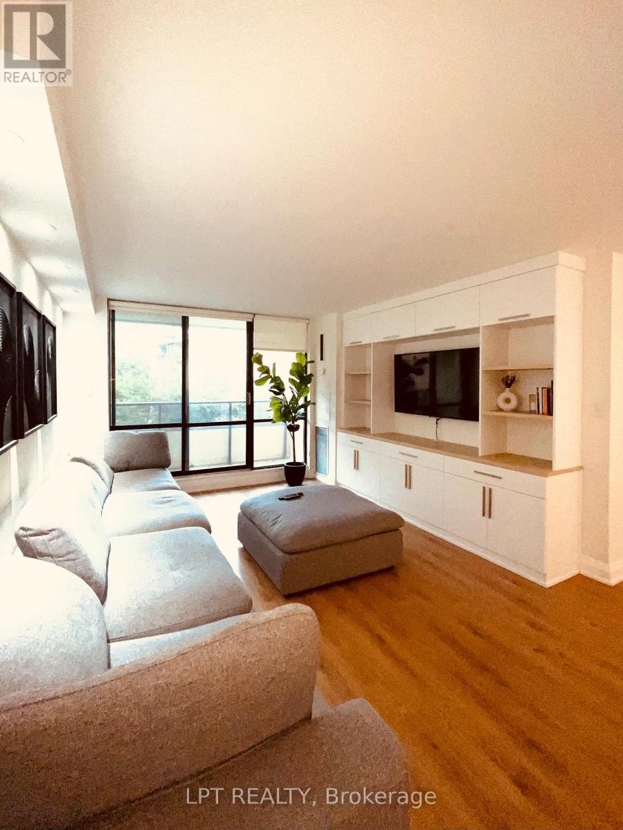402 - 22 SHALLMAR BOULEVARD, Toronto, Ontario
