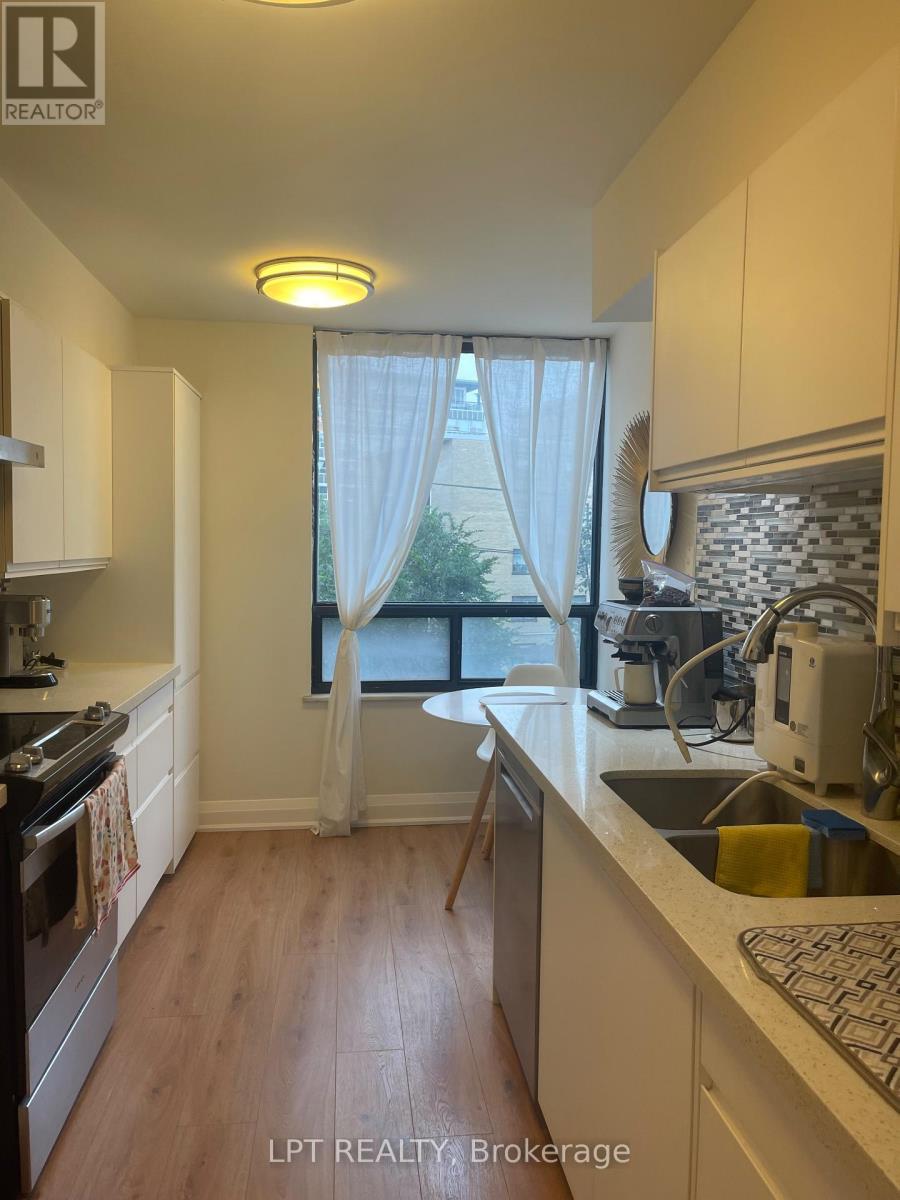 402 - 22 Shallmar Boulevard, Toronto, Ontario  M5N 2Z8 - Photo 10 - C13694412