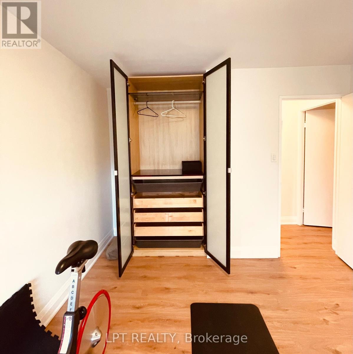 402 - 22 Shallmar Boulevard, Toronto, Ontario  M5N 2Z8 - Photo 17 - C13694412