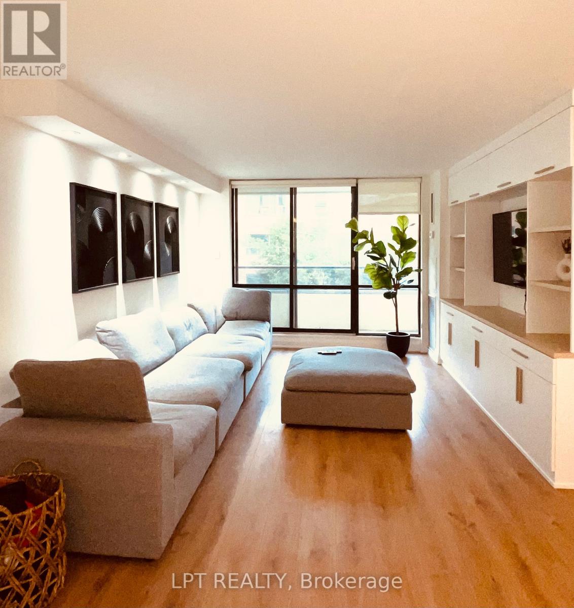 402 - 22 Shallmar Boulevard, Toronto, Ontario  M5N 2Z8 - Photo 3 - C13694412