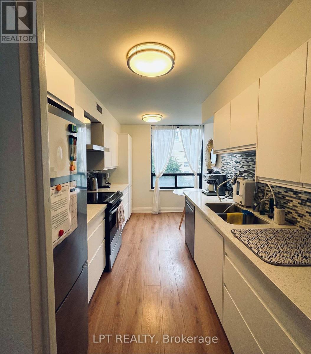402 - 22 Shallmar Boulevard, Toronto, Ontario  M5N 2Z8 - Photo 9 - C13694412