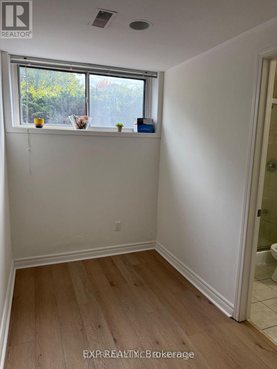 Lower - 20 Maureen Drive N, Toronto, Ontario  M2K 1J8 - Photo 8 - C13694418