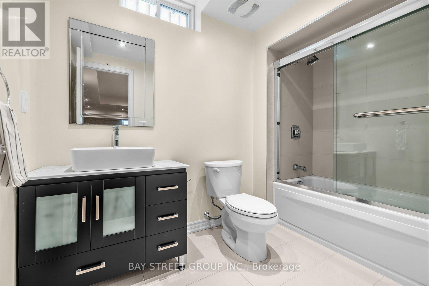 37 Mynden Way, Newmarket, Ontario  L3X 3A7 - Photo 31 - N13694372