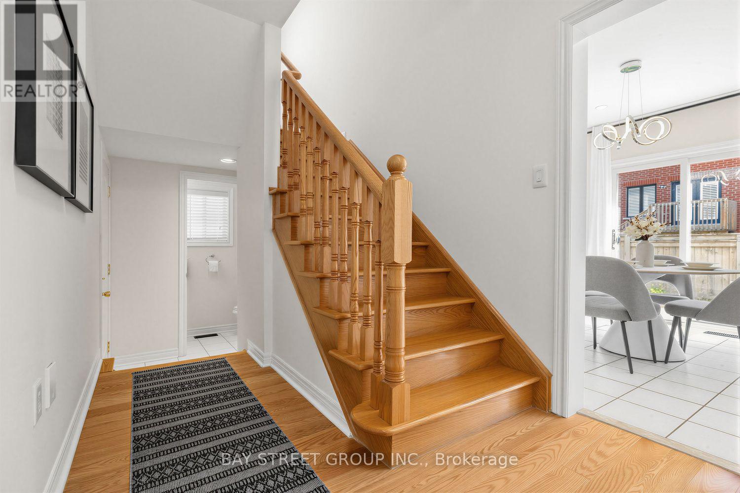 37 Mynden Way, Newmarket, Ontario  L3X 3A7 - Photo 6 - N13694372