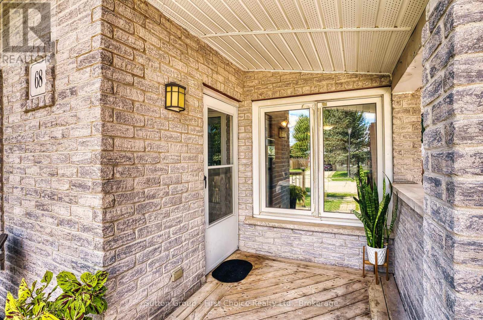 68 Kathryn Crescent, Stratford, Ontario  N5A 2Y7 - Photo 4 - X13694390