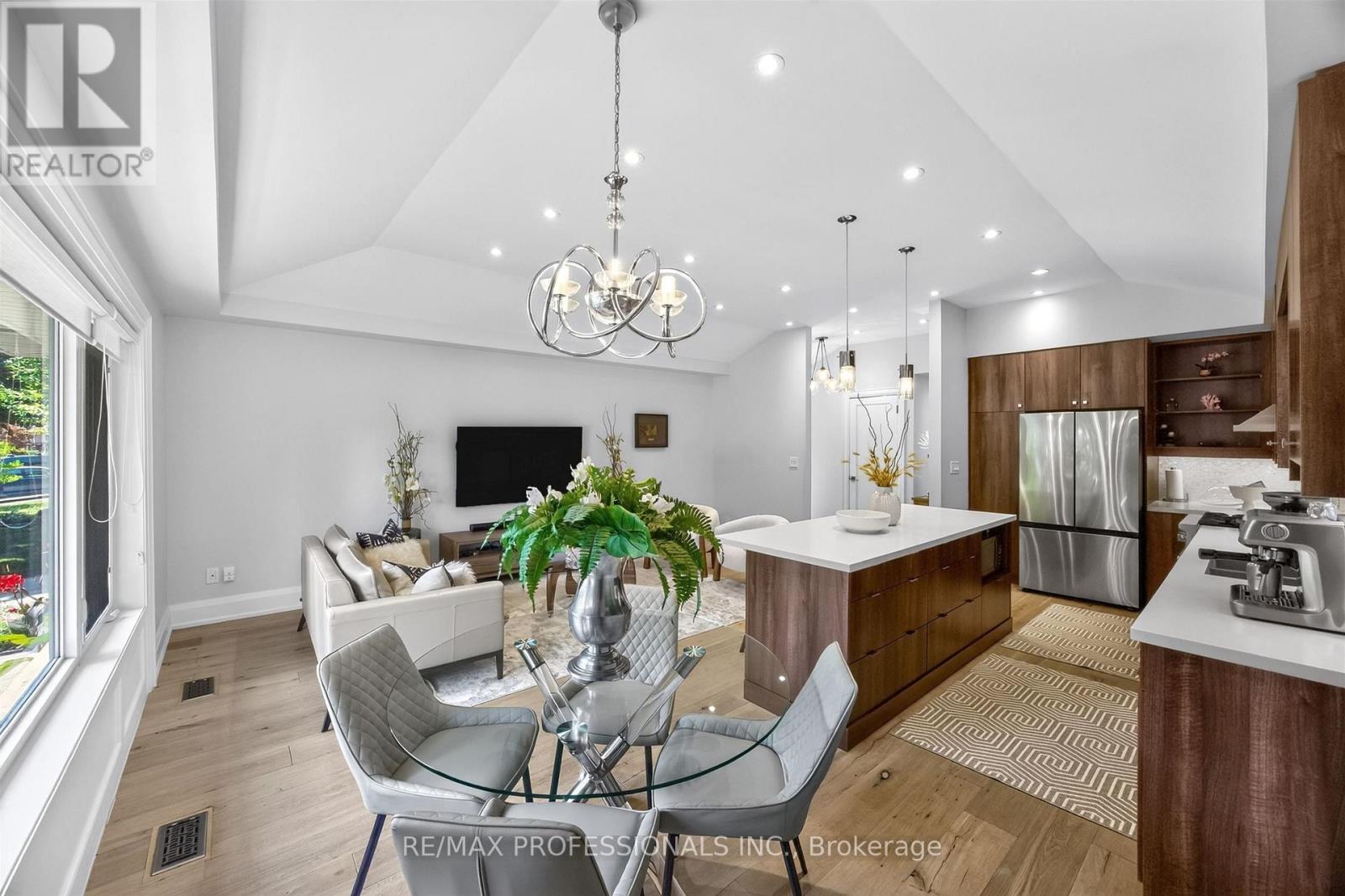 57 Merrygale Crescent, Toronto, Ontario  M9B 5N9 - Photo 14 - W13694376