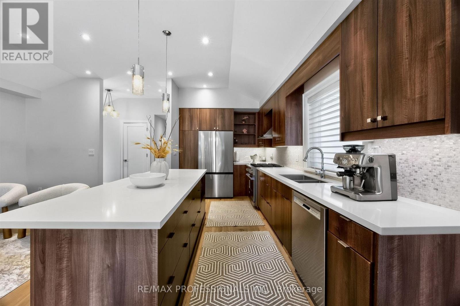 57 Merrygale Crescent, Toronto, Ontario  M9B 5N9 - Photo 16 - W13694376