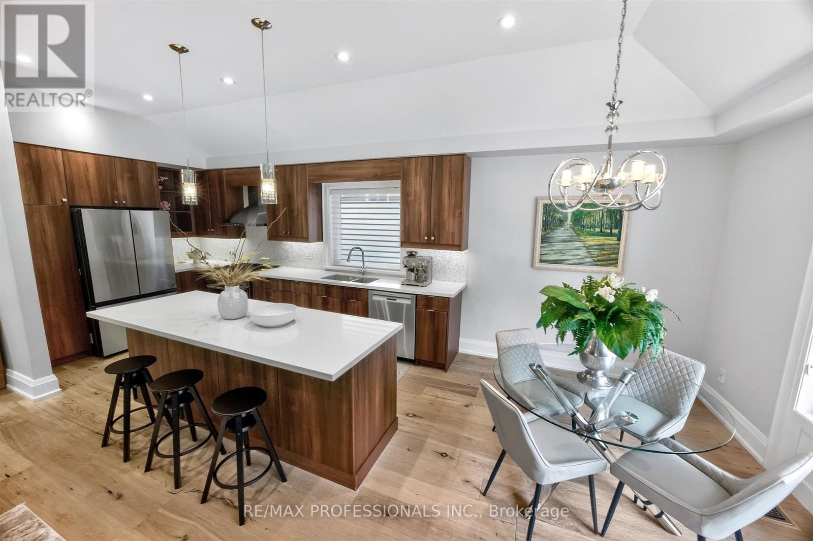 57 Merrygale Crescent, Toronto, Ontario  M9B 5N9 - Photo 18 - W13694376