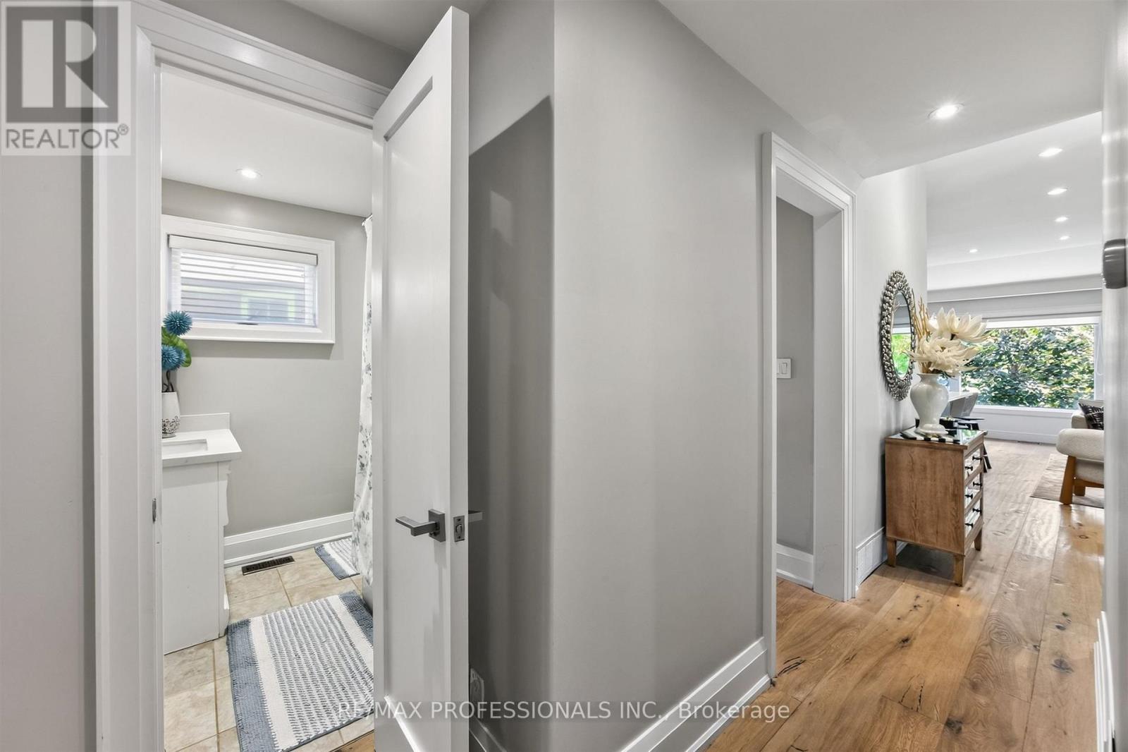 57 Merrygale Crescent, Toronto, Ontario  M9B 5N9 - Photo 20 - W13694376