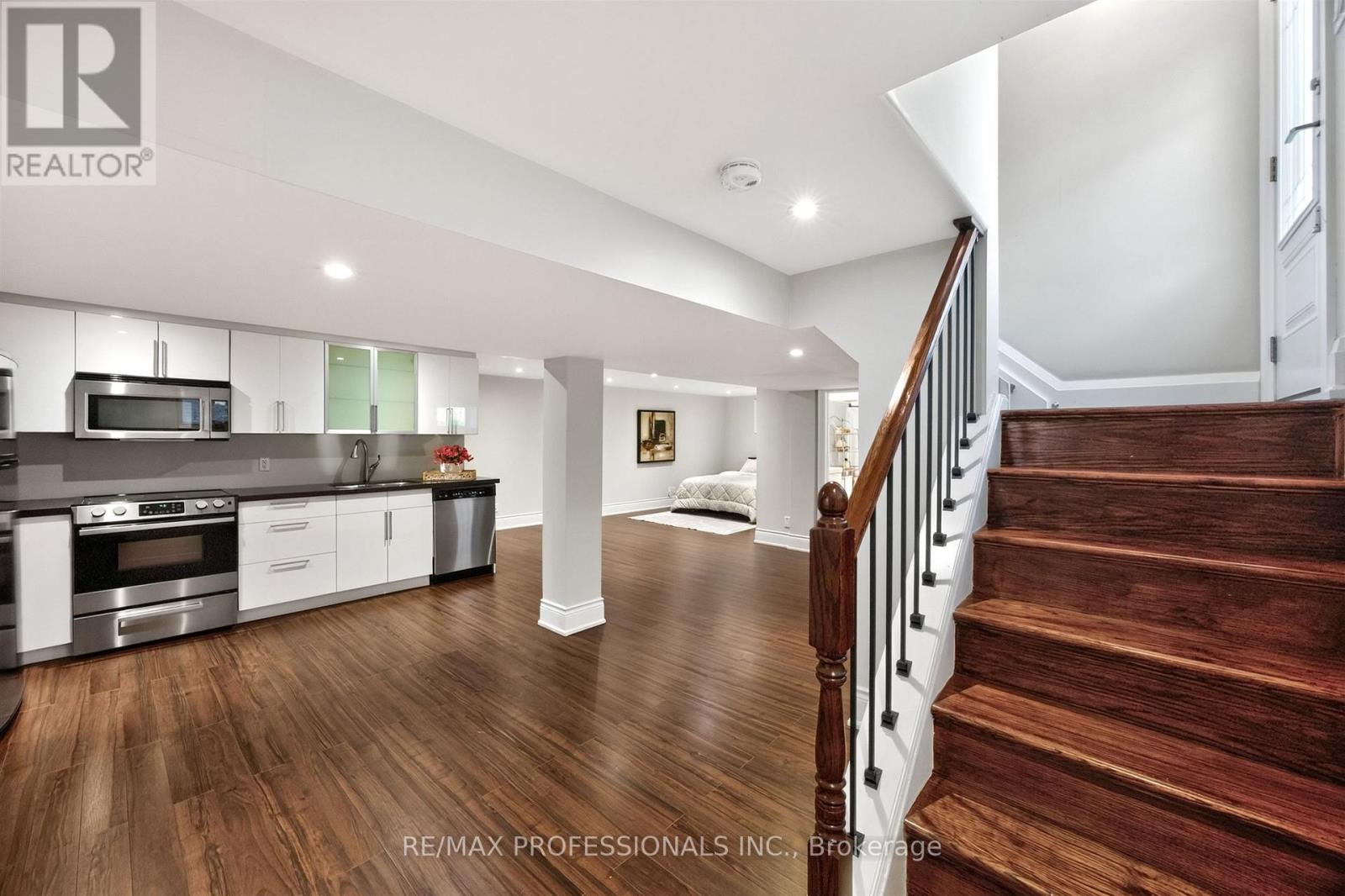57 Merrygale Crescent, Toronto, Ontario  M9B 5N9 - Photo 31 - W13694376