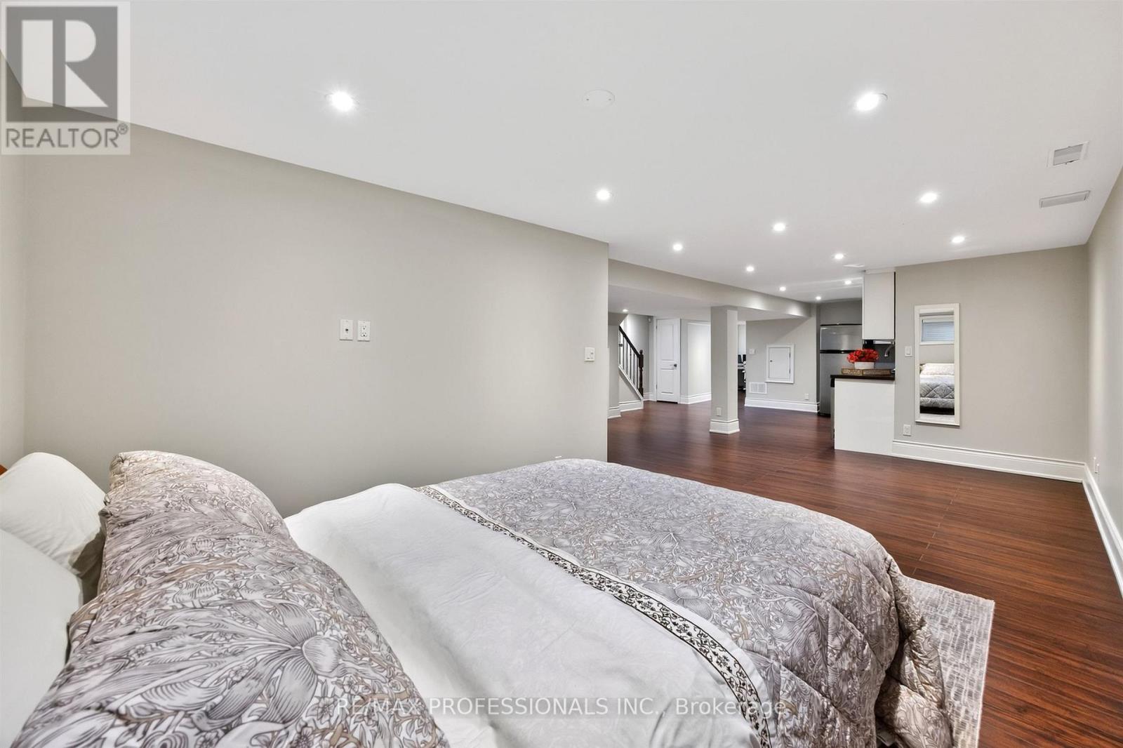 57 Merrygale Crescent, Toronto, Ontario  M9B 5N9 - Photo 37 - W13694376