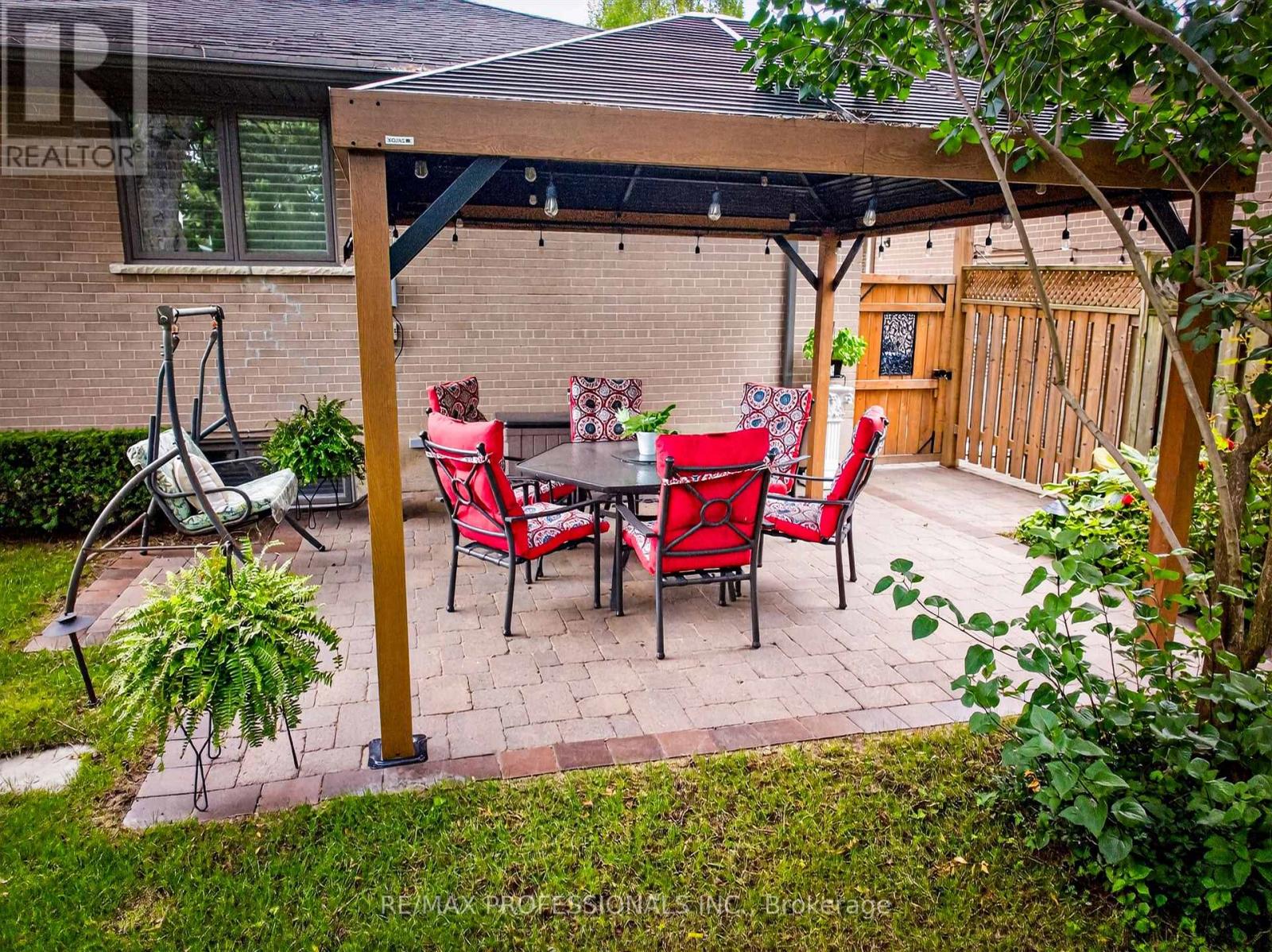57 Merrygale Crescent, Toronto, Ontario  M9B 5N9 - Photo 50 - W13694376