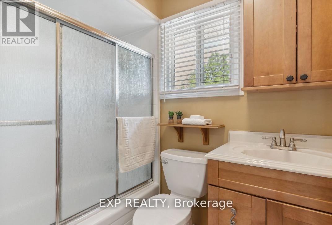 259 O'donoghue Unit2 Avenue, Oakville, Ontario  L6H 3W5 - Photo 6 - W13694378