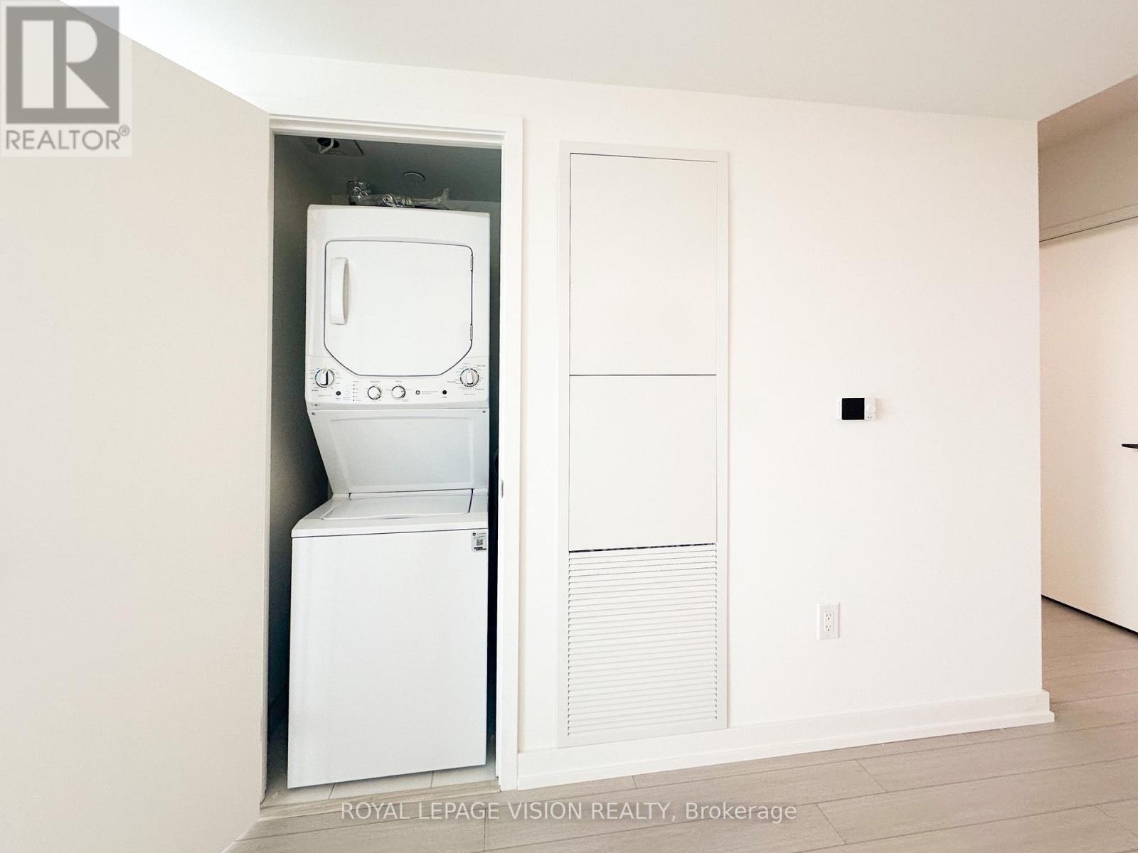 1411 - 4010 Eglinton Avenue W, Toronto, Ontario M9A 0G5 - Photo 8 - W13694382