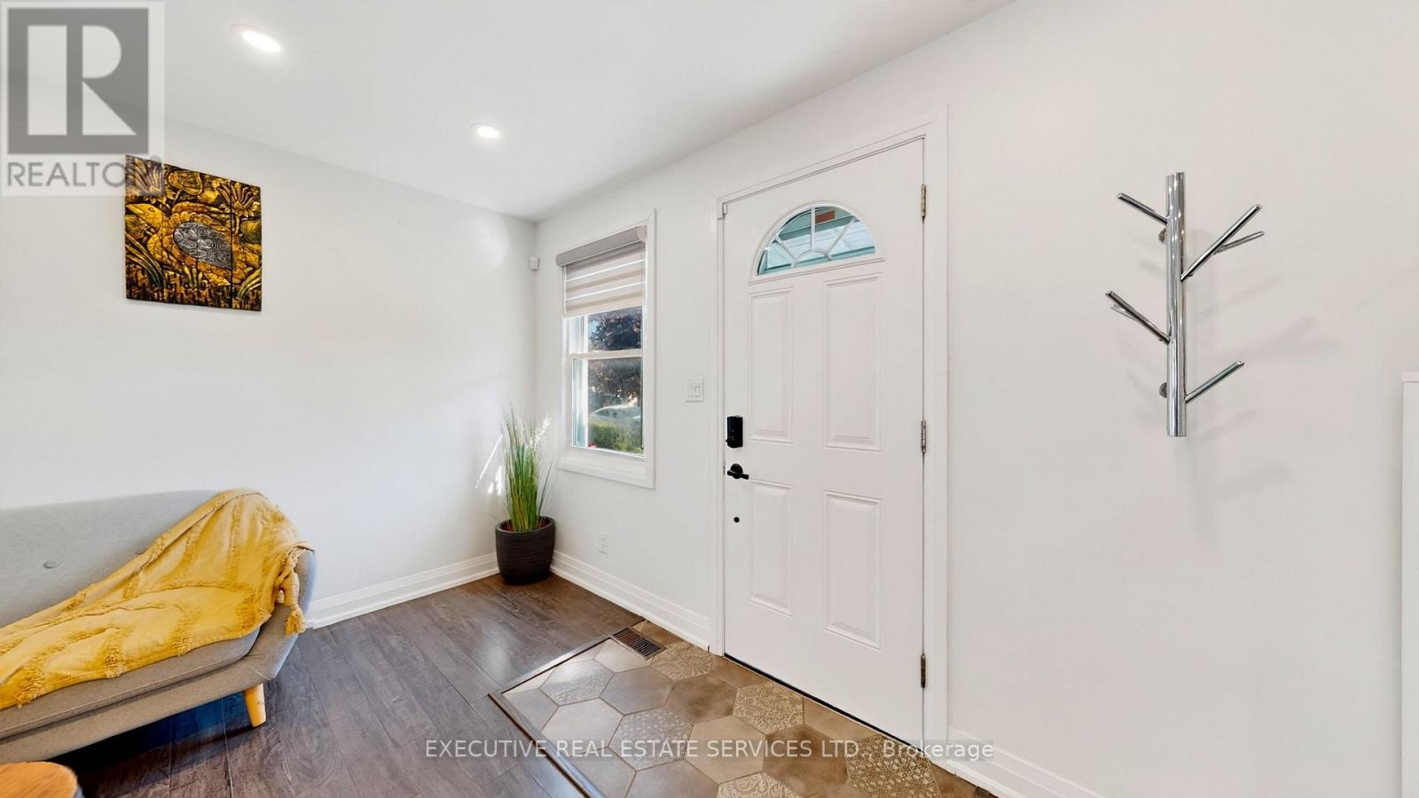 38 Parker Street, St. Catharines, Ontario  L2S 1C5 - Photo 4 - X13694422