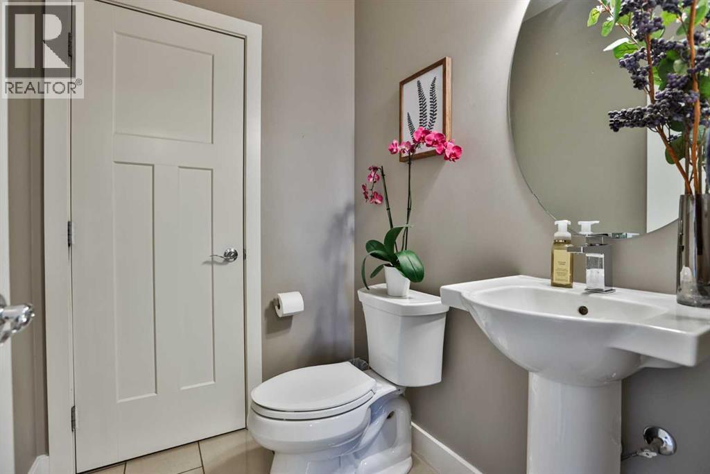 183 Crocus Terrace W, Lethbridge, Alberta  T1J 5L6 - Photo 4 - A2336351