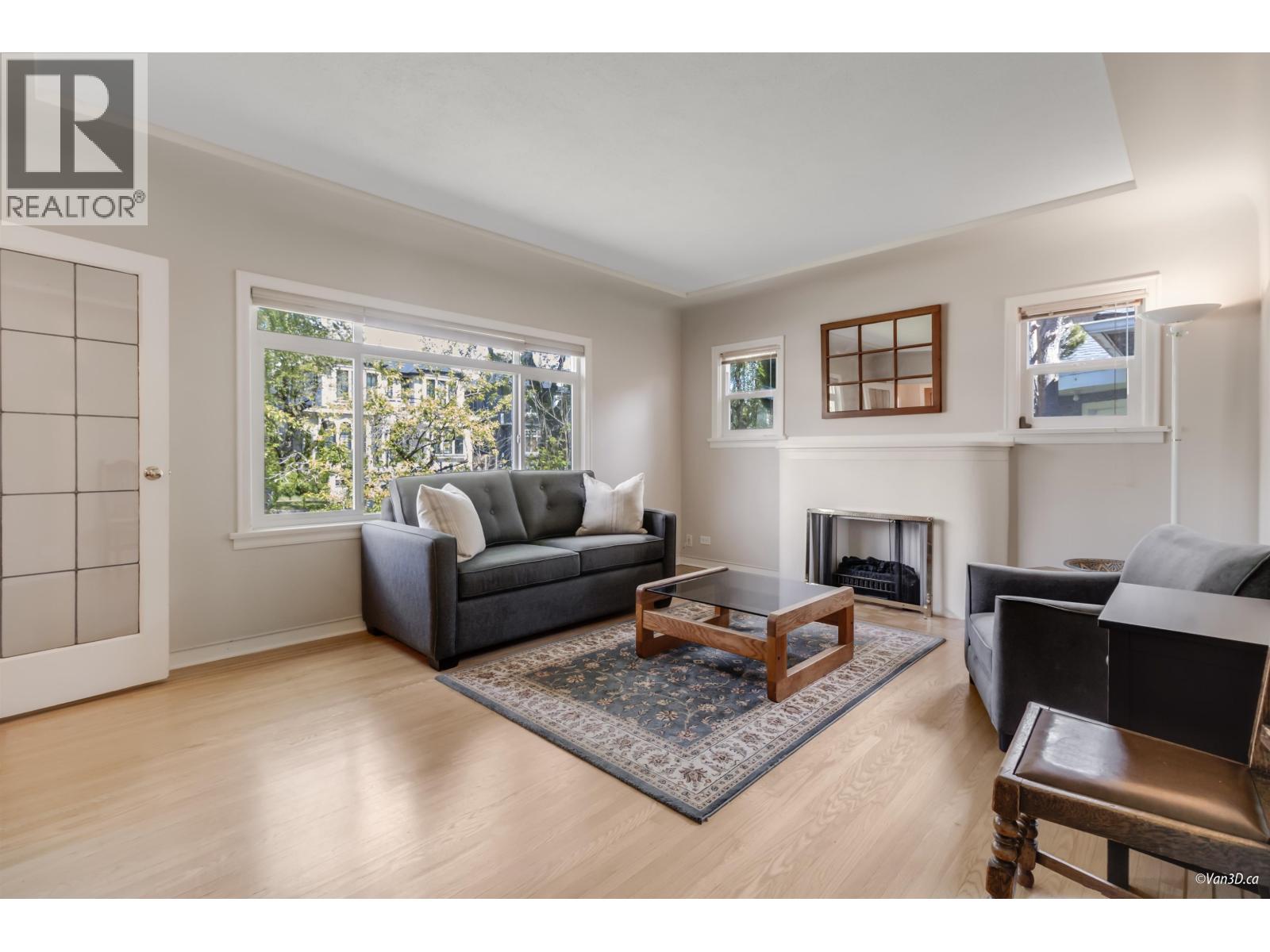 4 E 46th Avenue, Vancouver, British Columbia  V5W 1Z1 - Photo 4 - R3135703