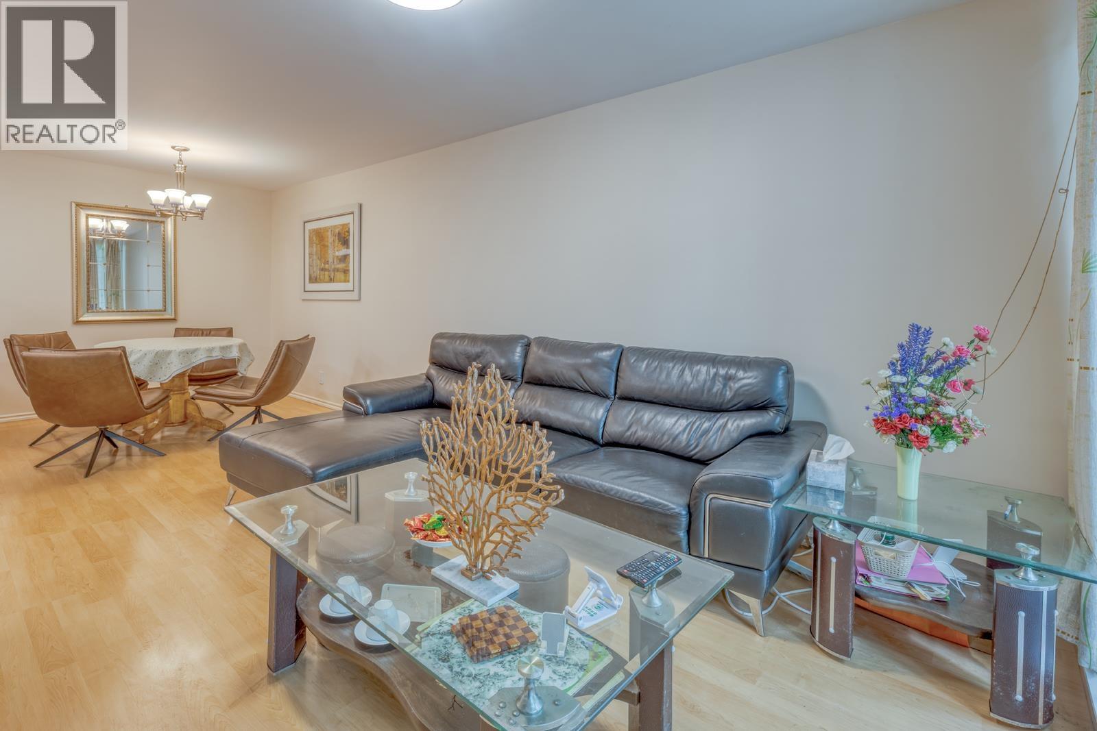 T4907 3980 Carrigan Court, Burnaby, British Columbia  V3N 4S6 - Photo 9 - R3157018