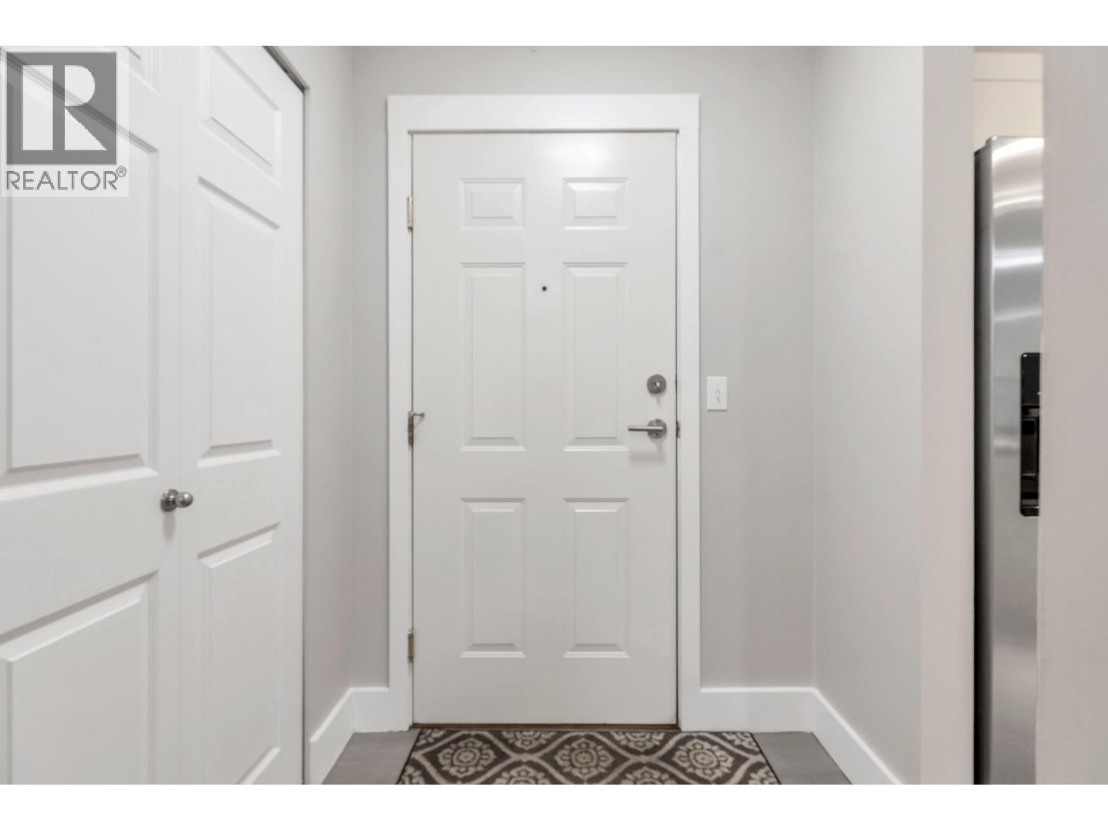 110 1215 Pacific Street Street, Coquitlam, British Columbia  V3B 7M4 - Photo 2 - R3157137