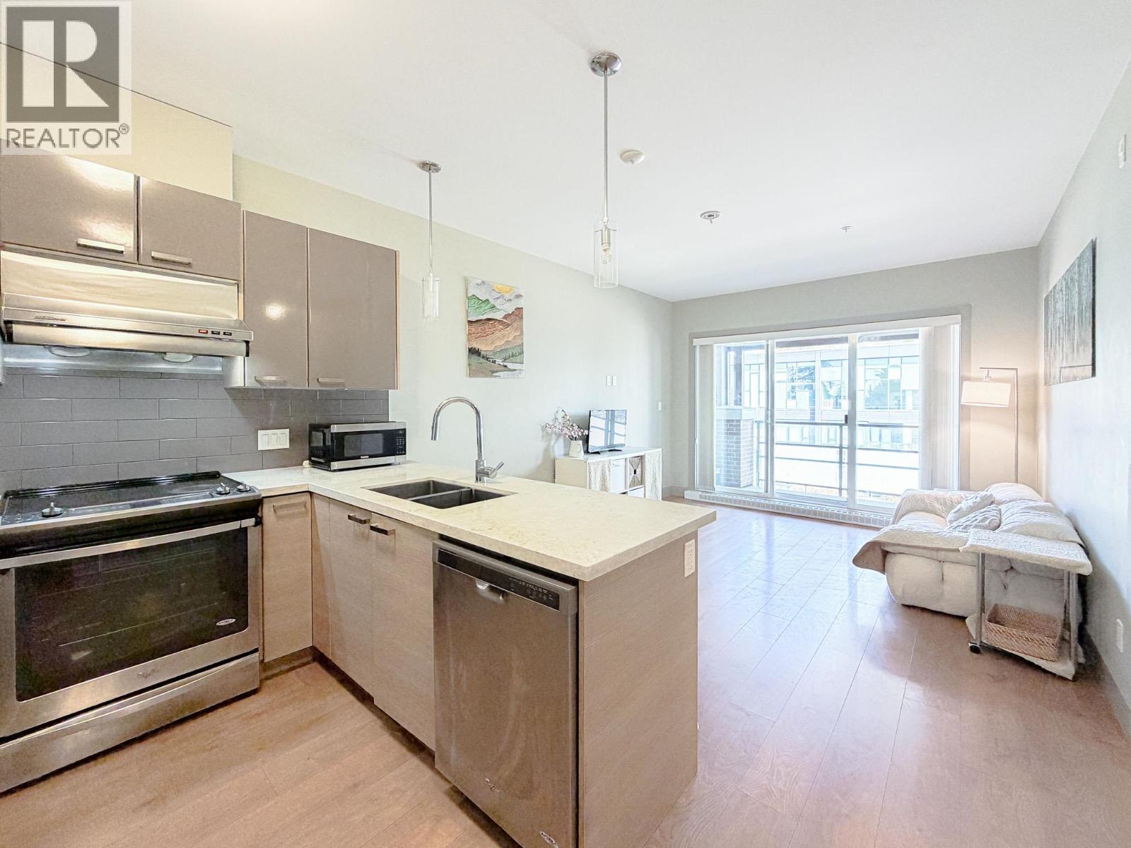 305 6875 Dunblane Avenue, Burnaby, British Columbia V5J 0G6 - Photo 7 - R3157001