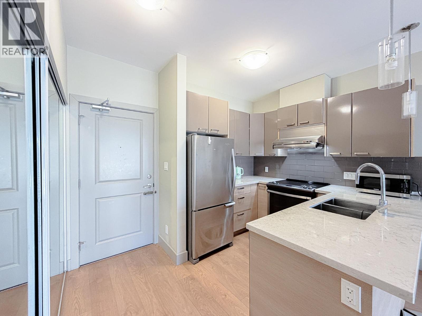 305 6875 Dunblane Avenue, Burnaby, British Columbia V5J 0G6 - Photo 10 - R3157001