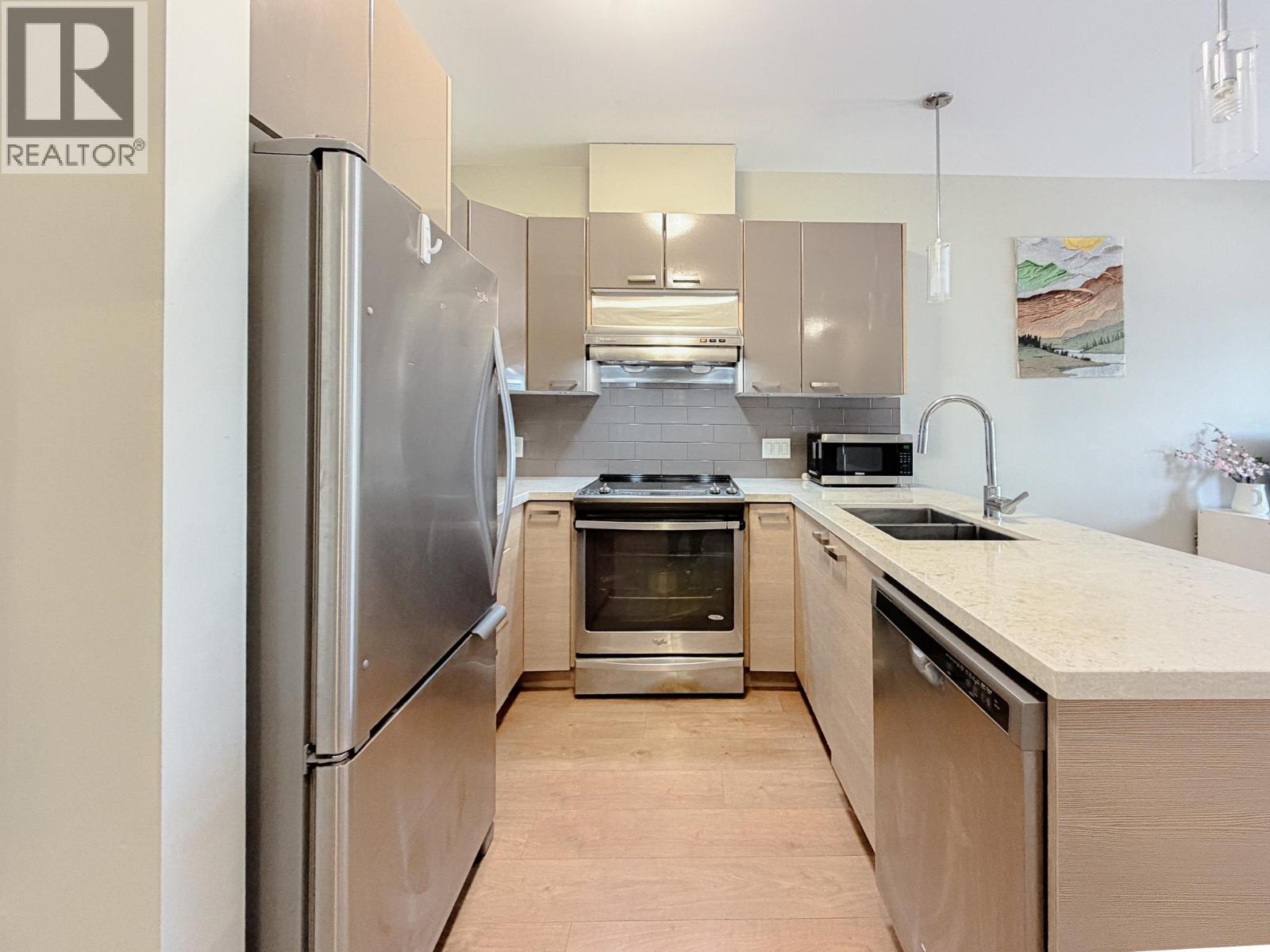 305 6875 Dunblane Avenue, Burnaby, British Columbia V5J 0G6 - Photo 4 - R3157001