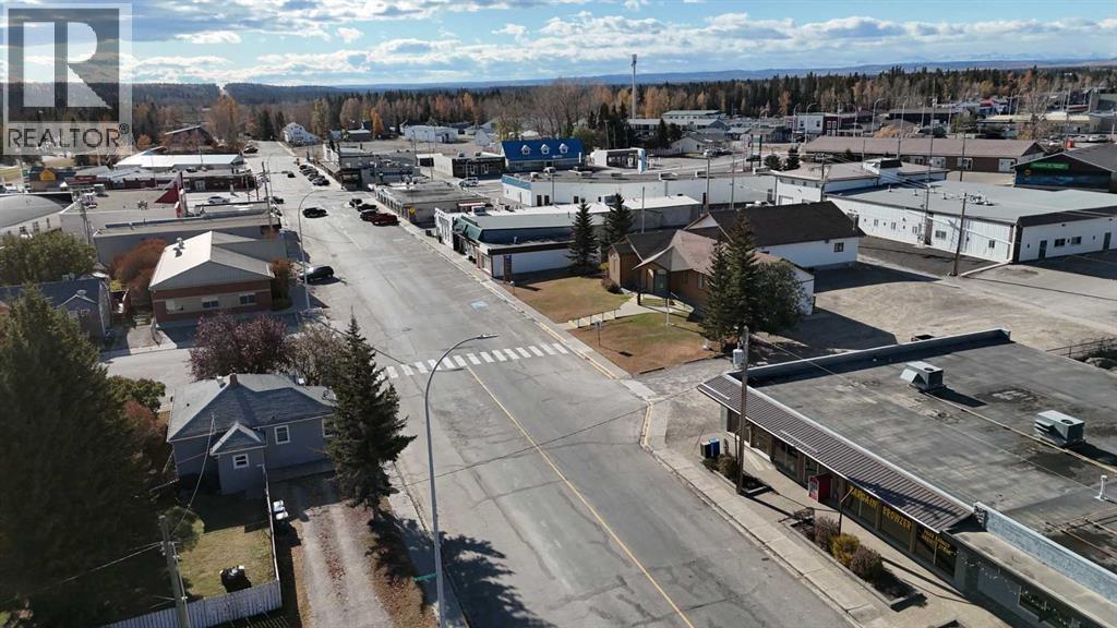 1 & 2 Combined, 204 Centre Street N, Sundre, Alberta  T0M 1X0 - Photo 9 - A2300385