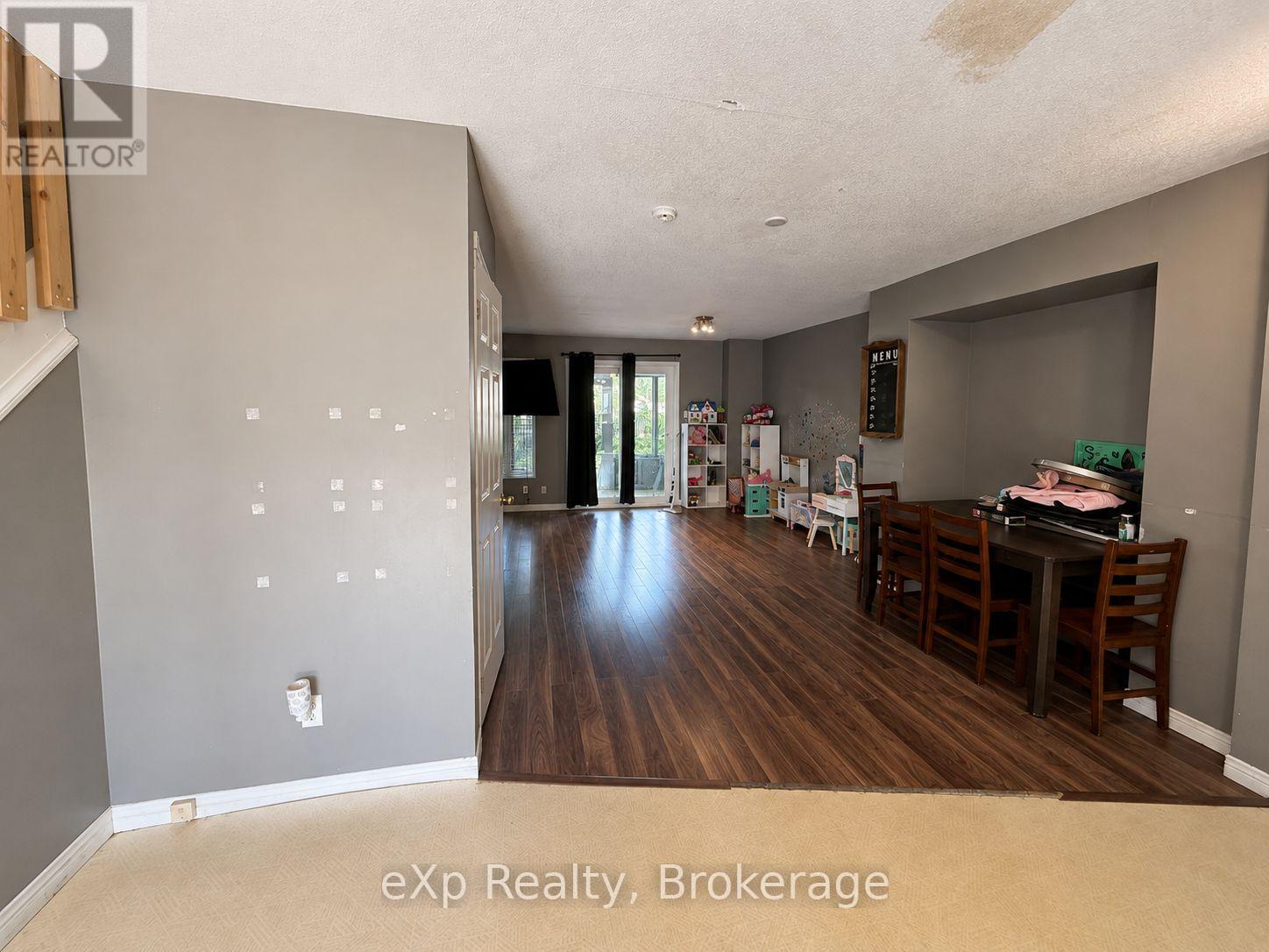 560 John Street S, Gravenhurst, Ontario  P1P 1J9 - Photo 7 - X13694464