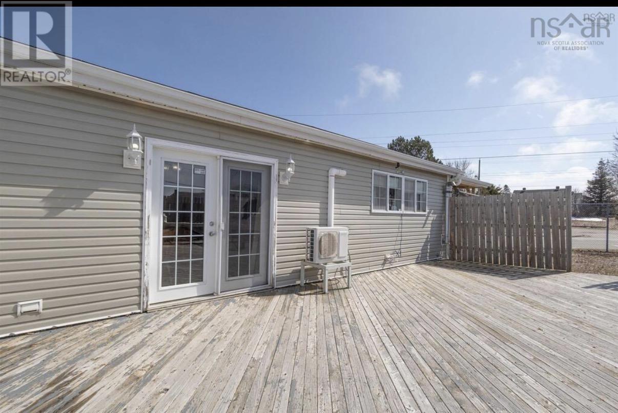 3479 Plummer Avenue, New Waterford, Nova Scotia  B1H 1Z9 - Photo 5 - 202617474