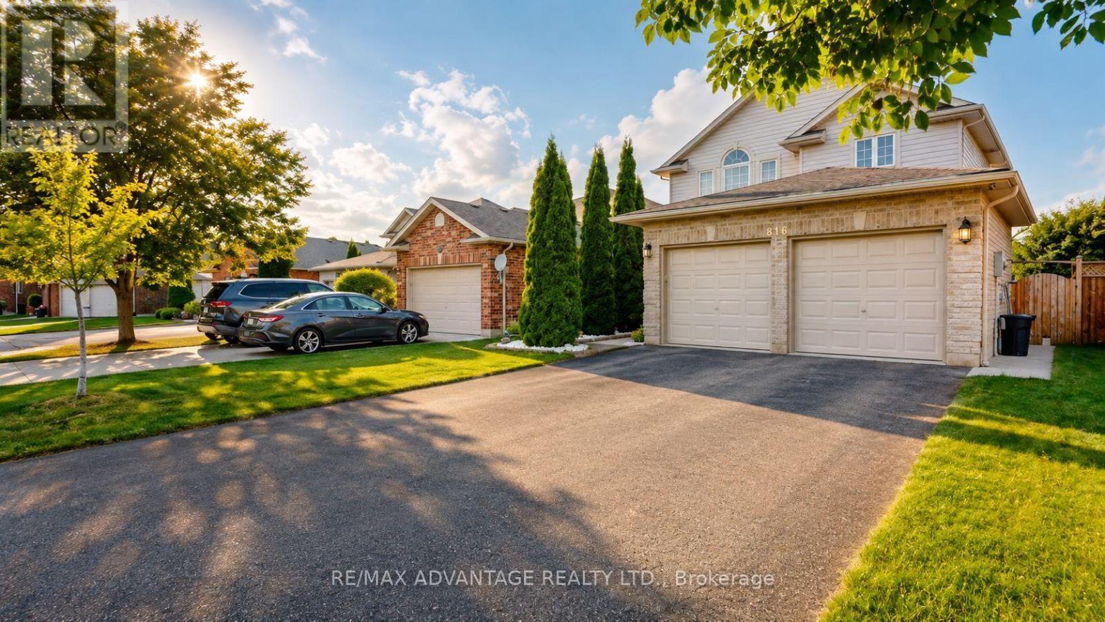 816 Wild Rose Lane S, London North, Ontario  N6H 5X4 - Photo 2 - X13655476