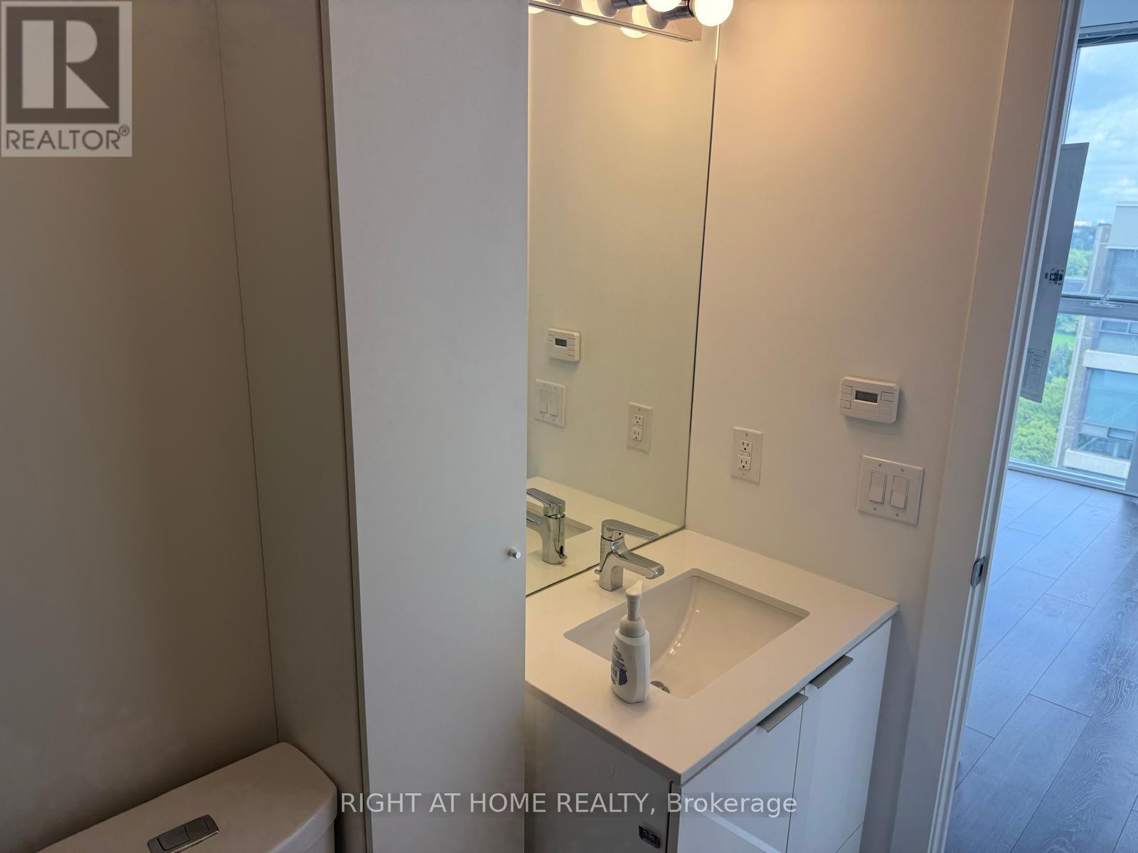 1806 - 609 Avenue Road, Toronto, Ontario  M4V 2K3 - Photo 19 - C13685752