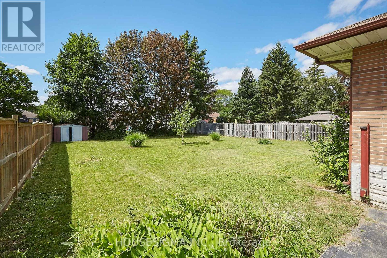 212 Hallett Avenue, Whitby, Ontario  L1N 5K8 - Photo 19 - E13694316