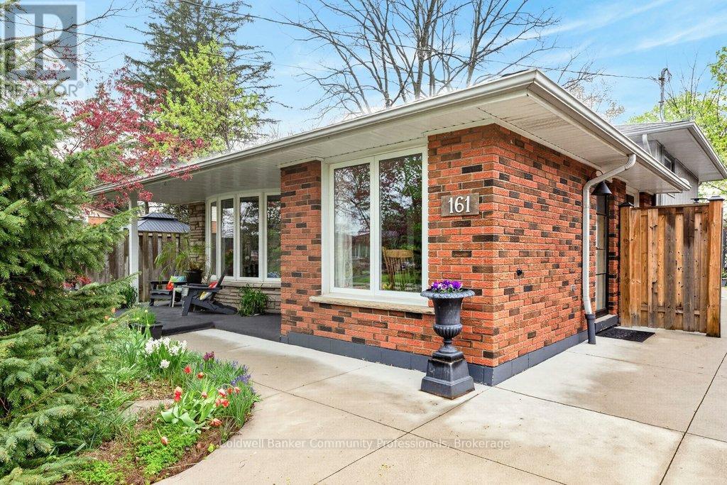 161 MANNING AVENUE, Hamilton, Ontario