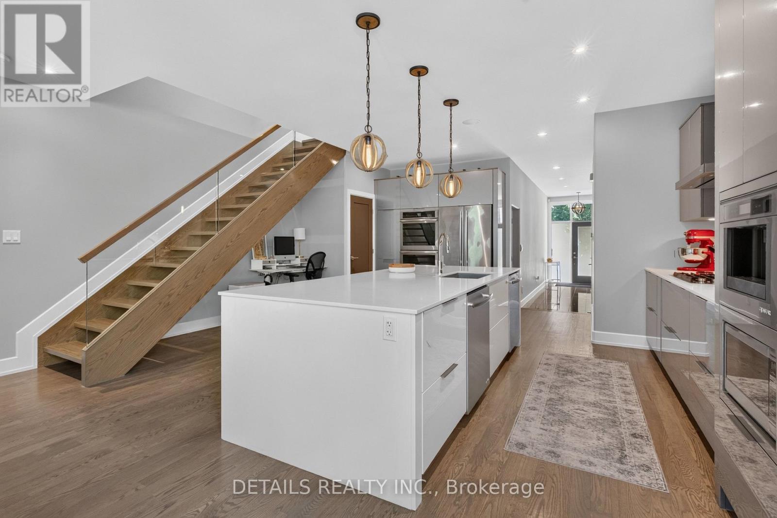 296 Kirchoffer Avenue, Ottawa, Ontario  K2A 1Y2 - Photo 3 - X13694448