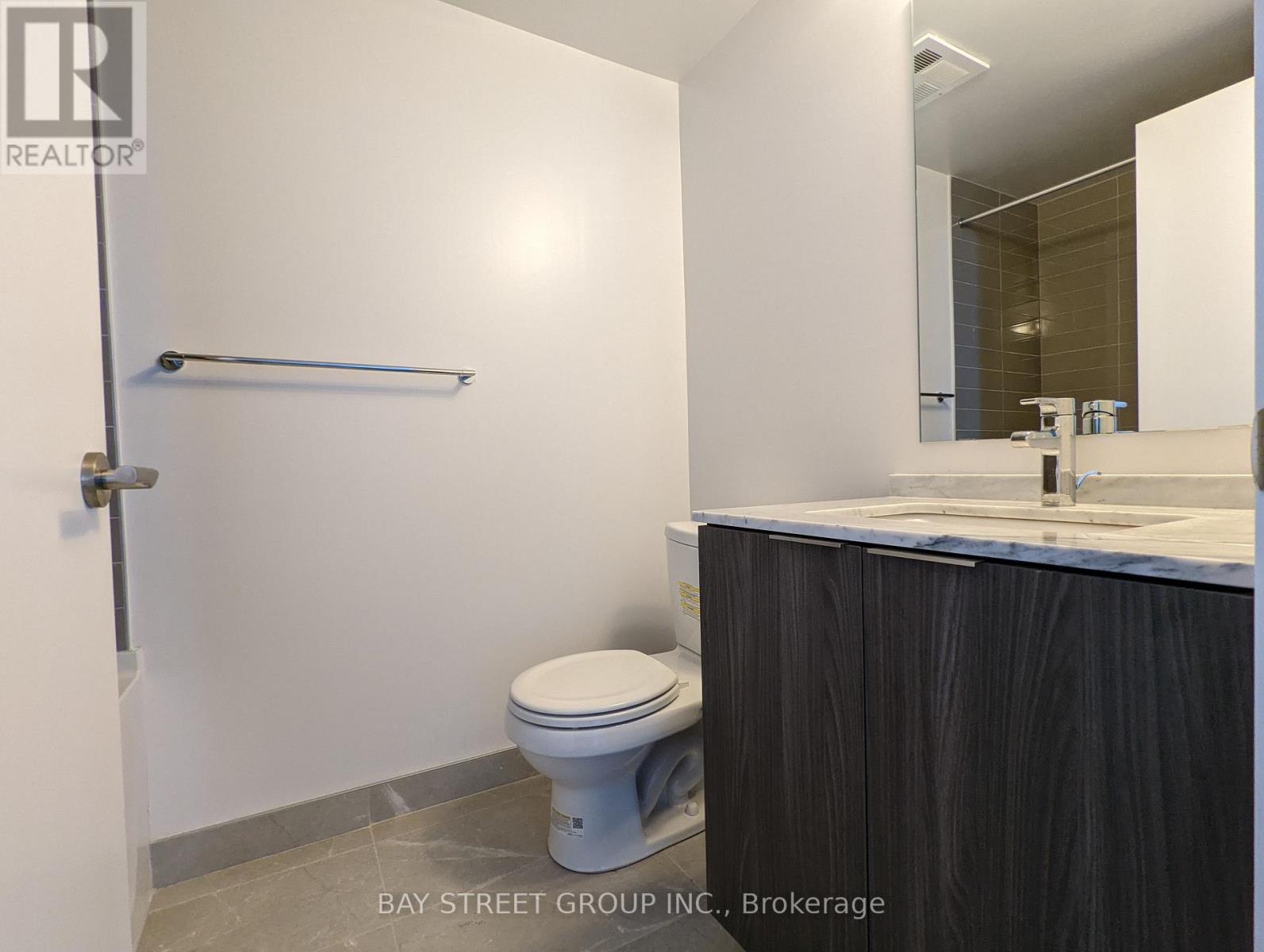 3308 - 11 Wellesley St W Avenue, Toronto, Ontario  M4Y 1E8 - Photo 14 - C13694520