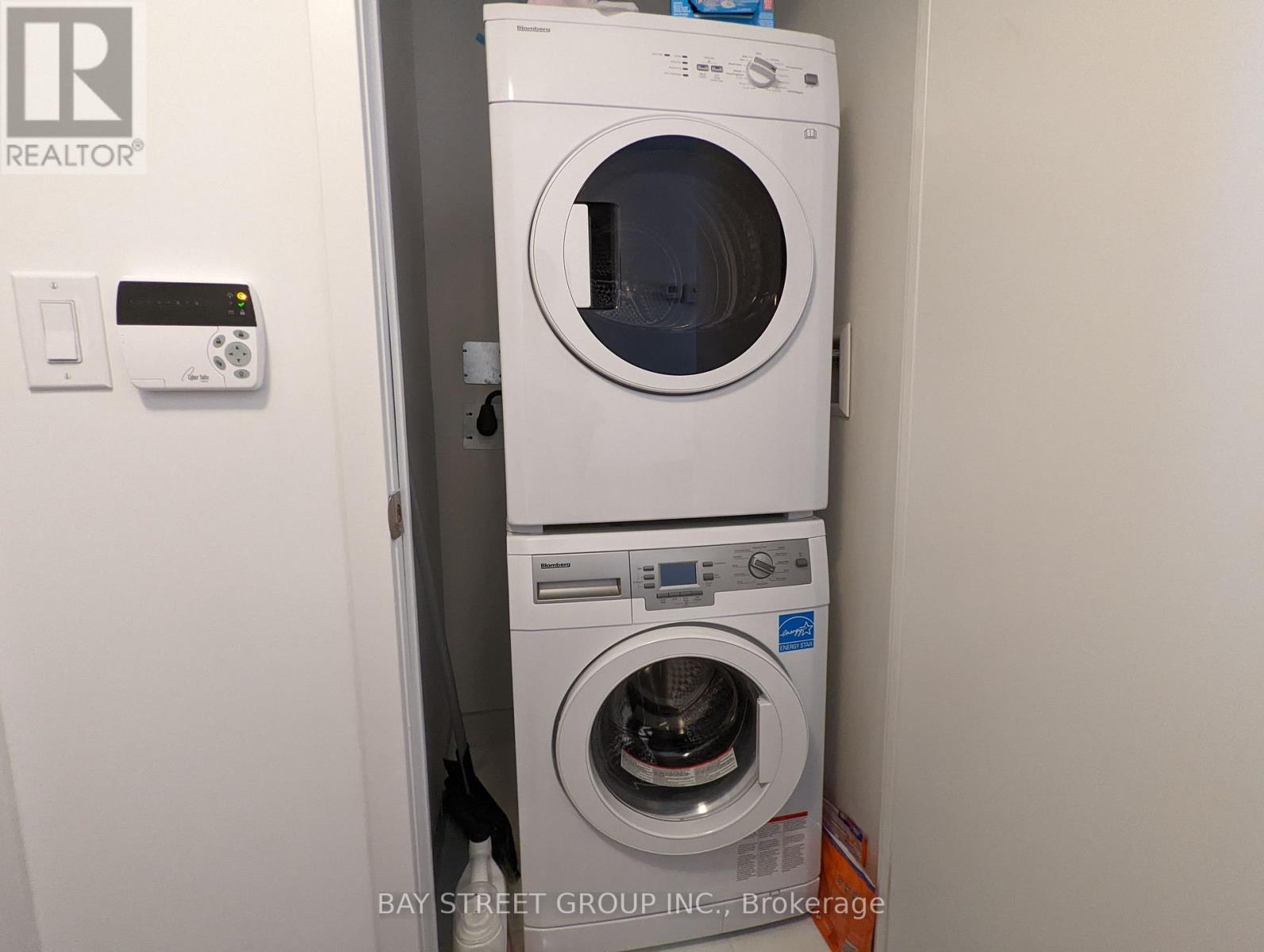 3308 - 11 Wellesley St W Avenue, Toronto, Ontario  M4Y 1E8 - Photo 26 - C13694520