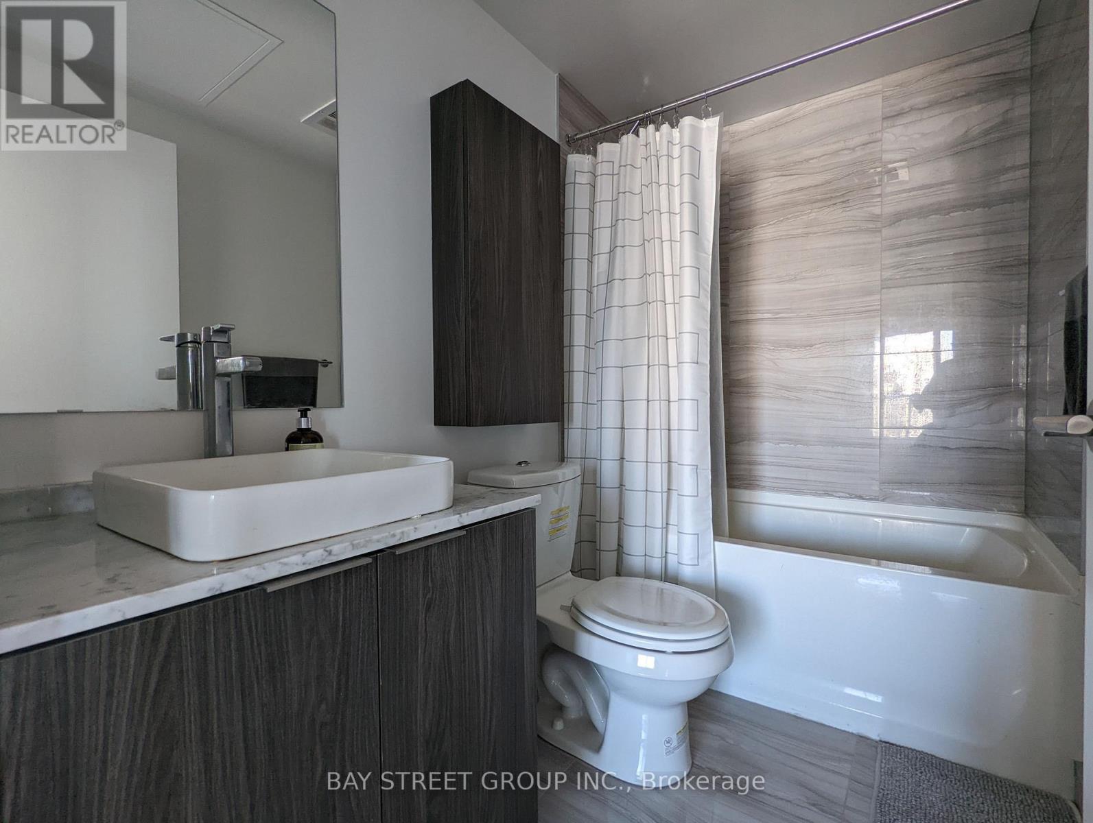 3308 - 11 Wellesley St W Avenue, Toronto, Ontario  M4Y 1E8 - Photo 4 - C13694520