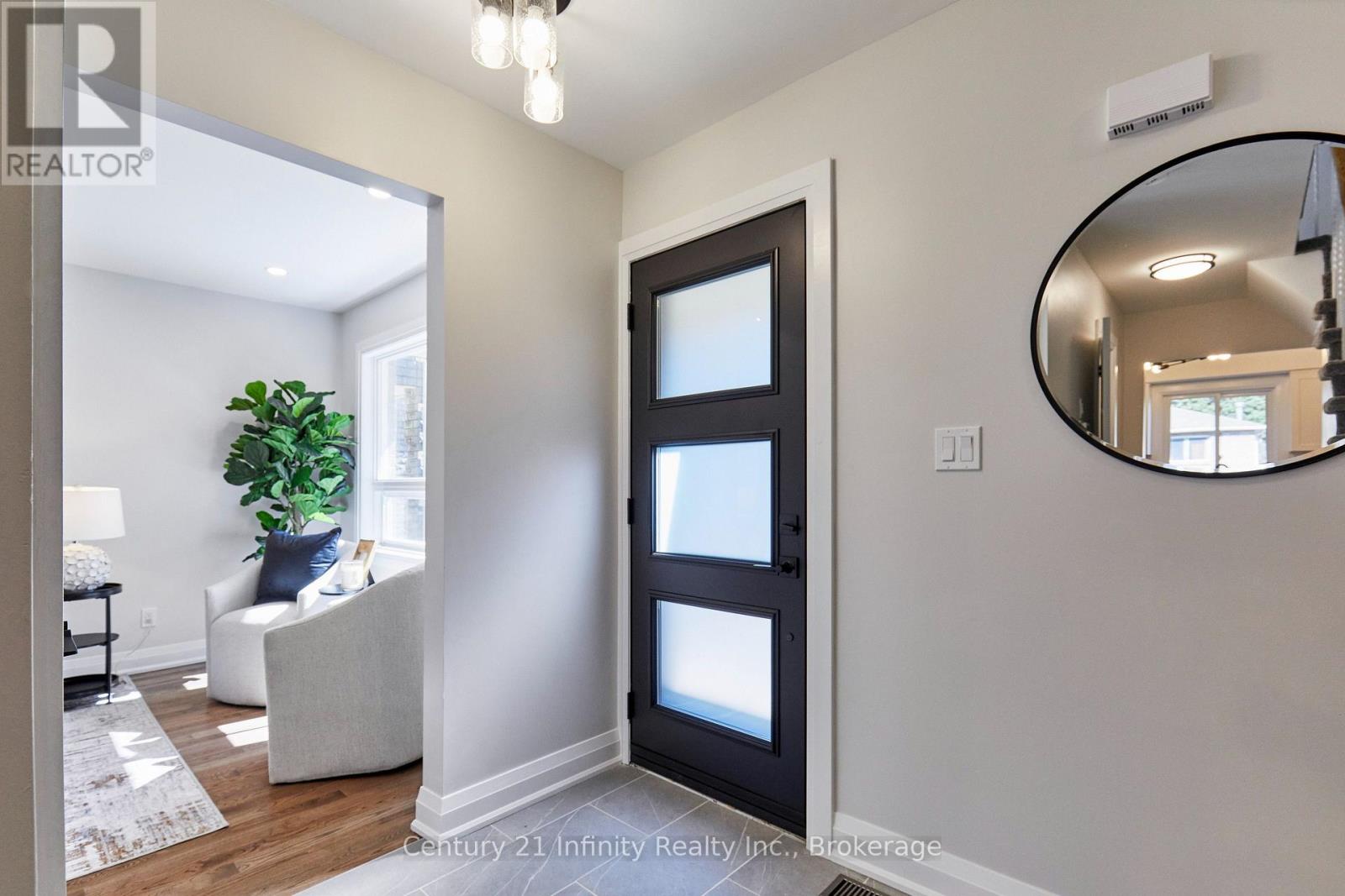 113 Daniels Crescent, Ajax, Ontario  L1T 1Z1 - Photo 5 - E13694552