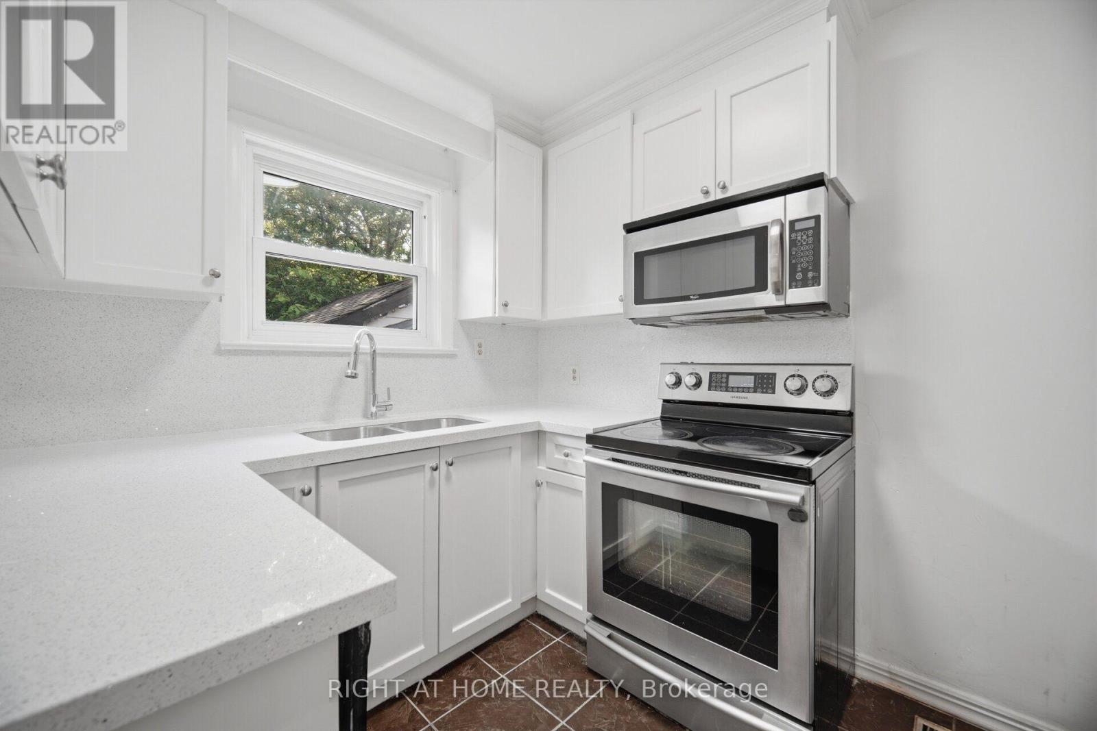 36 Rushley Drive, Toronto, Ontario  M1P 3S5 - Photo 15 - E13694472