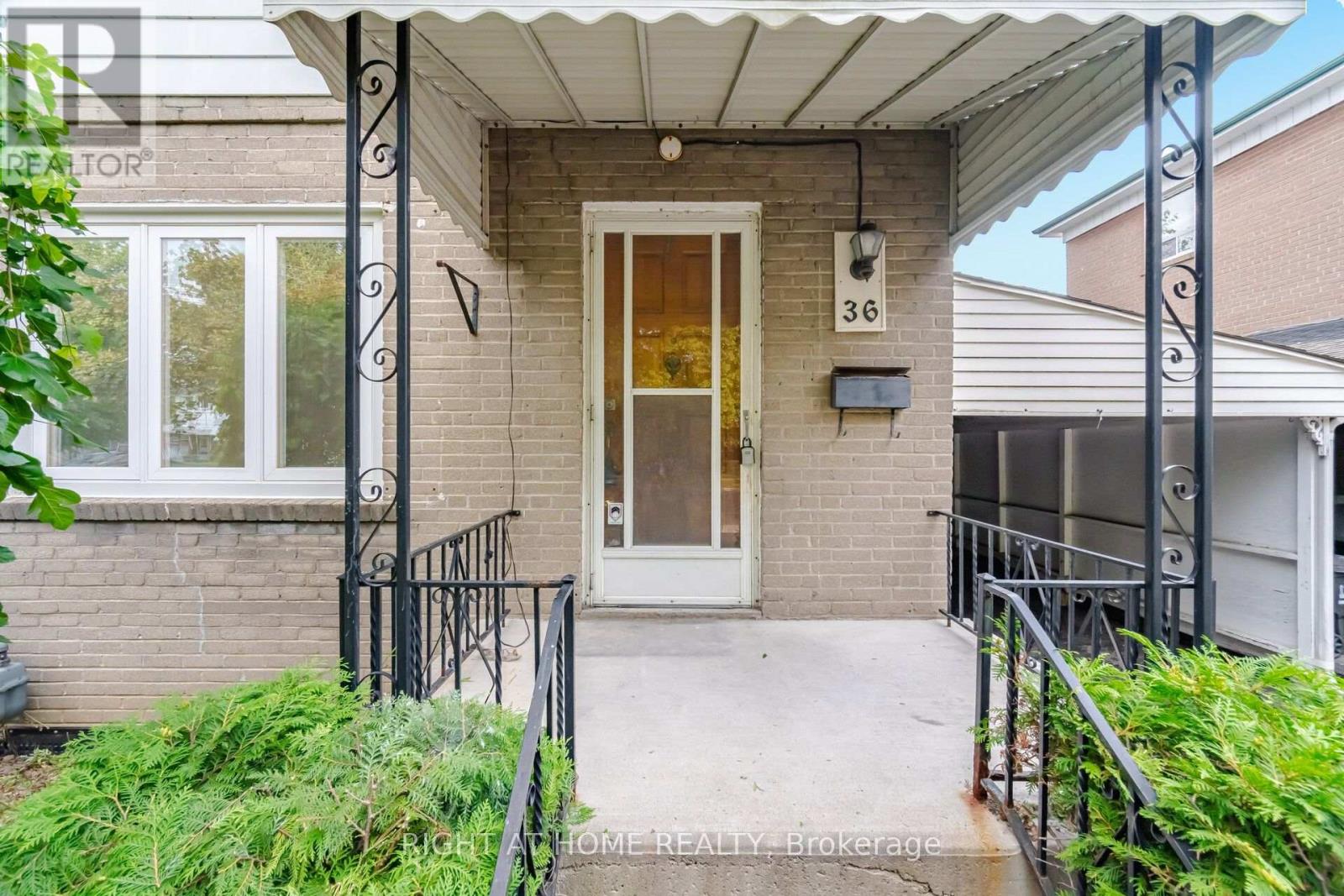 36 Rushley Drive, Toronto, Ontario  M1P 3S5 - Photo 4 - E13694472