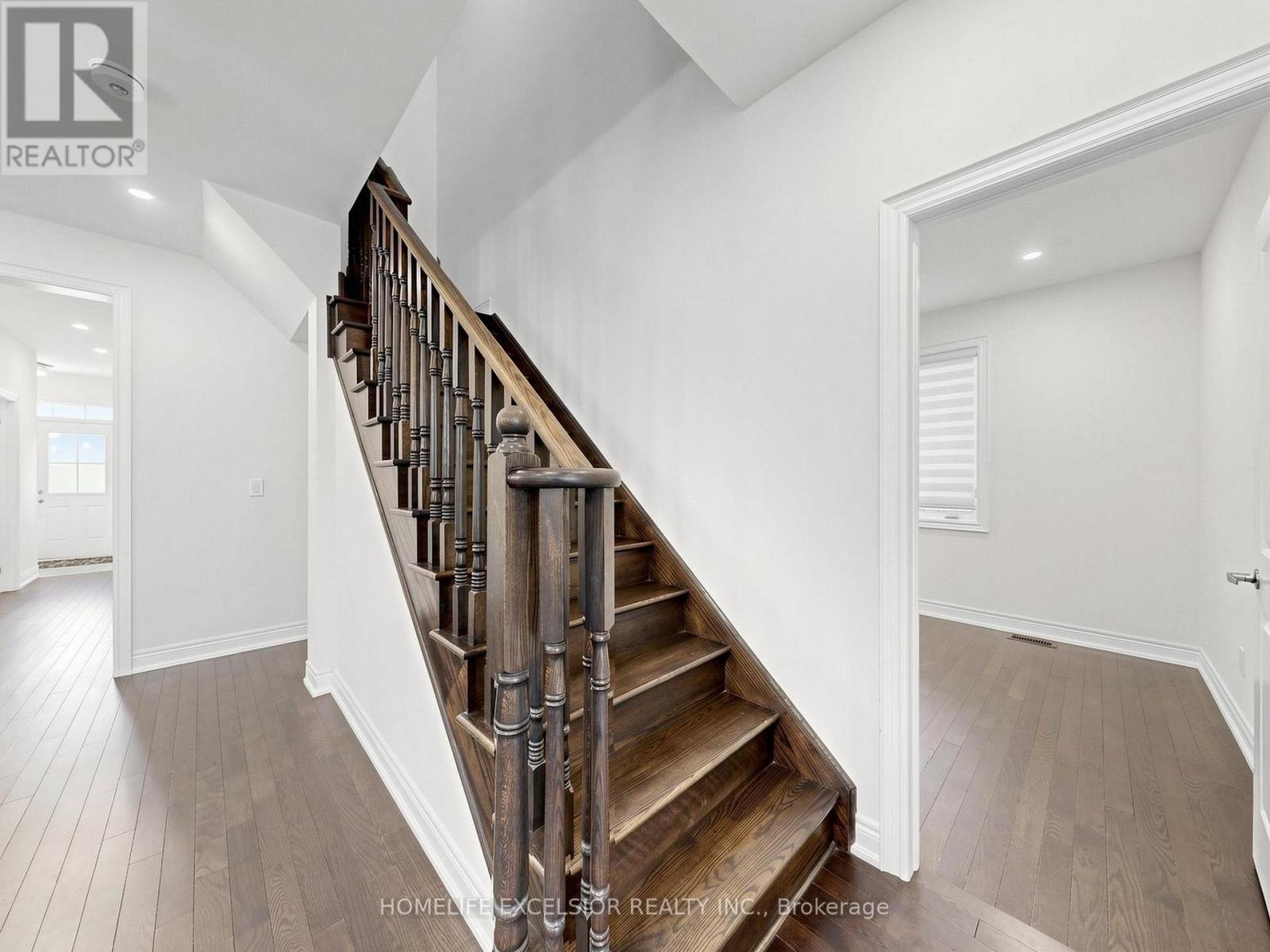 5 Manor Hampton Street, East Gwillimbury, Ontario L9N 0R1 - Photo 22 - N13694476