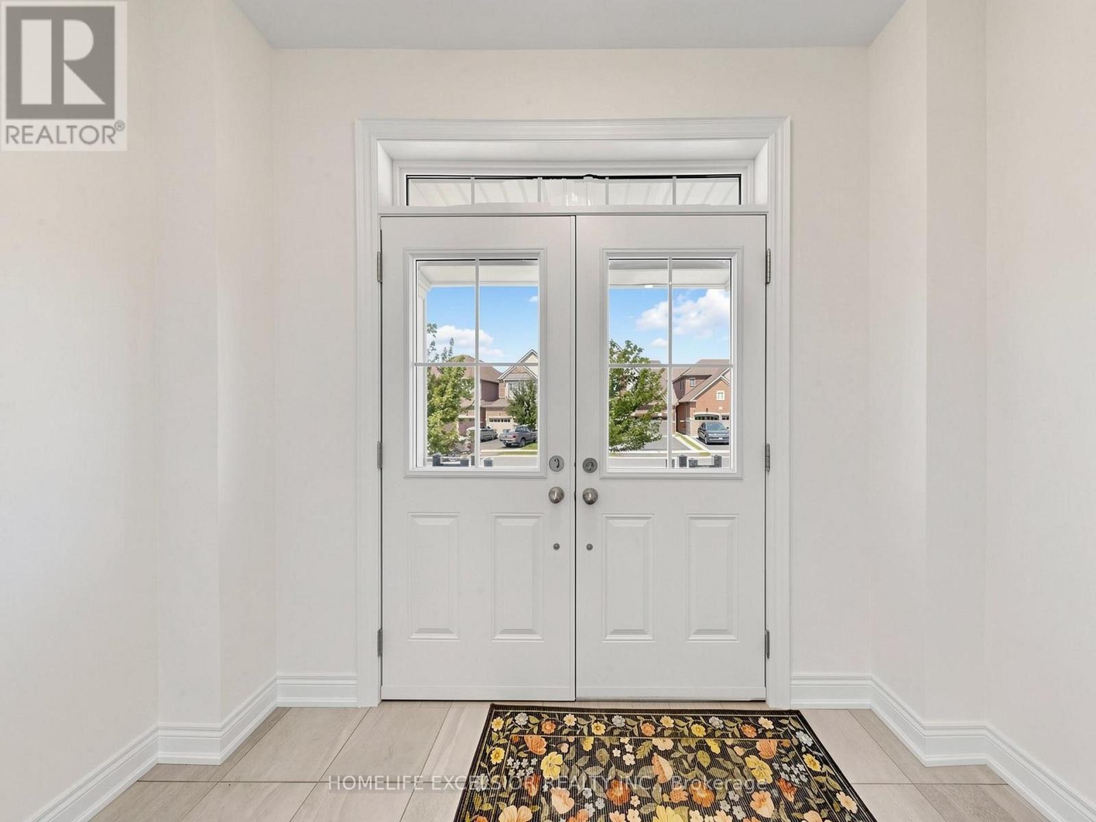 5 Manor Hampton Street, East Gwillimbury, Ontario L9N 0R1 - Photo 3 - N13694476