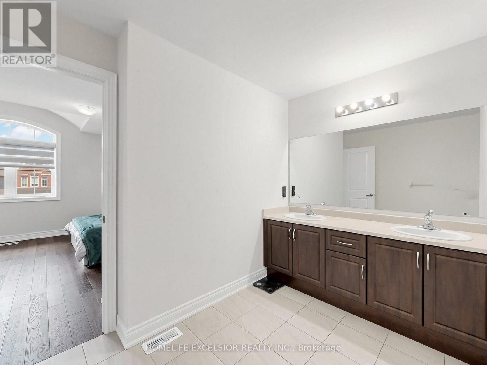 5 Manor Hampton Street, East Gwillimbury, Ontario L9N 0R1 - Photo 40 - N13694476