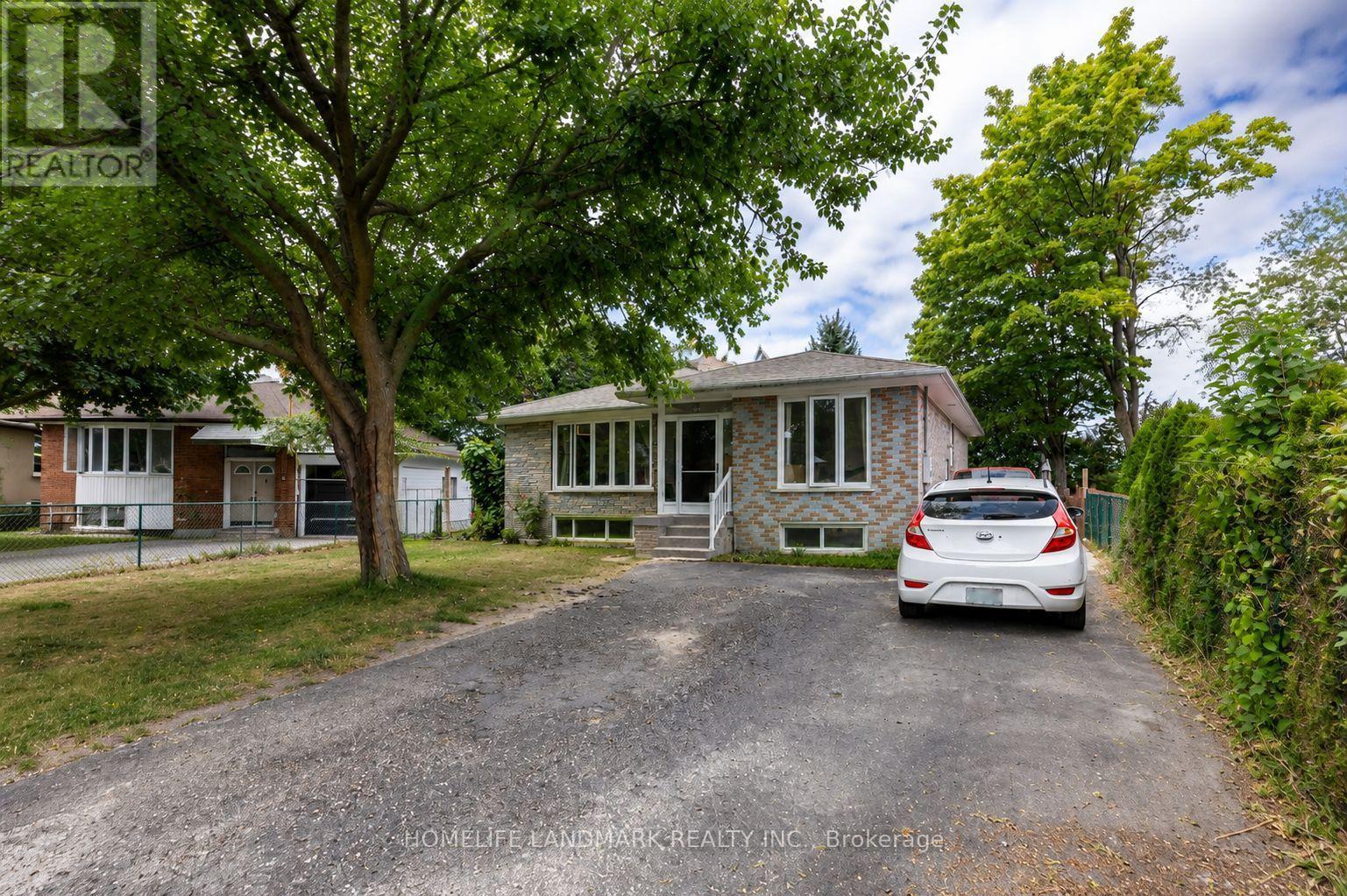 34 Gentry Crescent, Richmond Hill, Ontario  L4C 2G9 - Photo 2 - N13694486