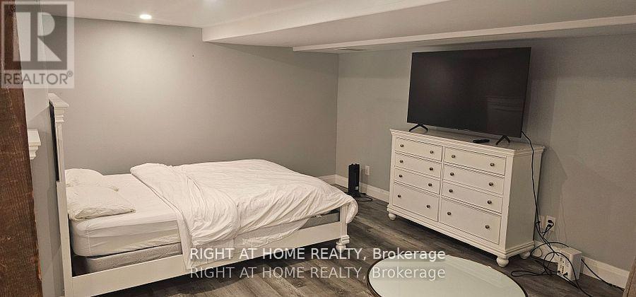 Bsmt - 21 Thomson Street, Barrie, Ontario L4N 1X4 - Photo 4 - S13694438