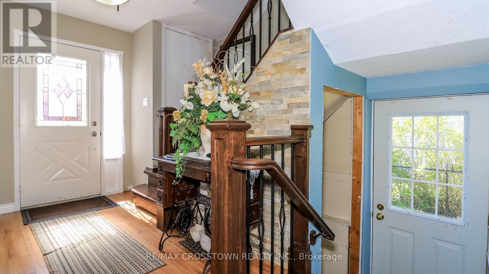 67 Donald Crescent, Wasaga Beach, Ontario  L9Z 1E3 - Photo 3 - S13694534