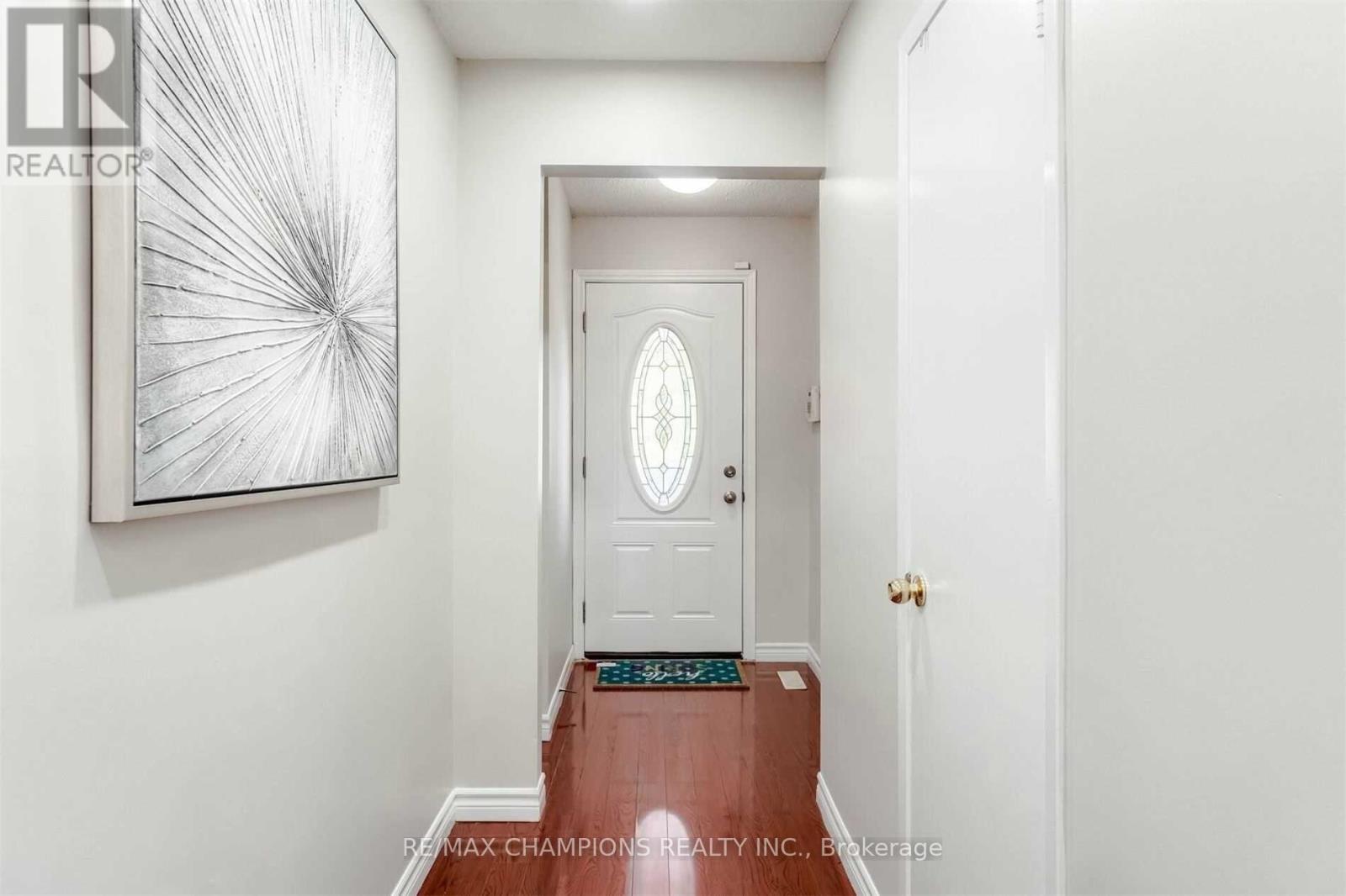 60 Banting Crescent, Brampton, Ontario  L6Y 2K9 - Photo 3 - W13694430