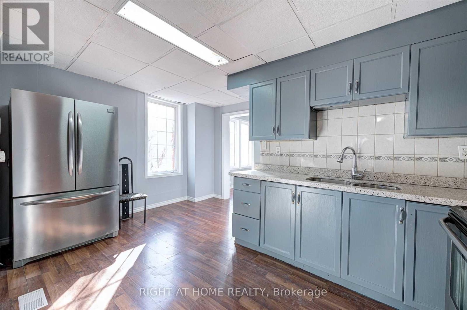 Main Fl - 5 William Street, Brampton, Ontario  L6V 1L3 - Photo 12 - W13694440